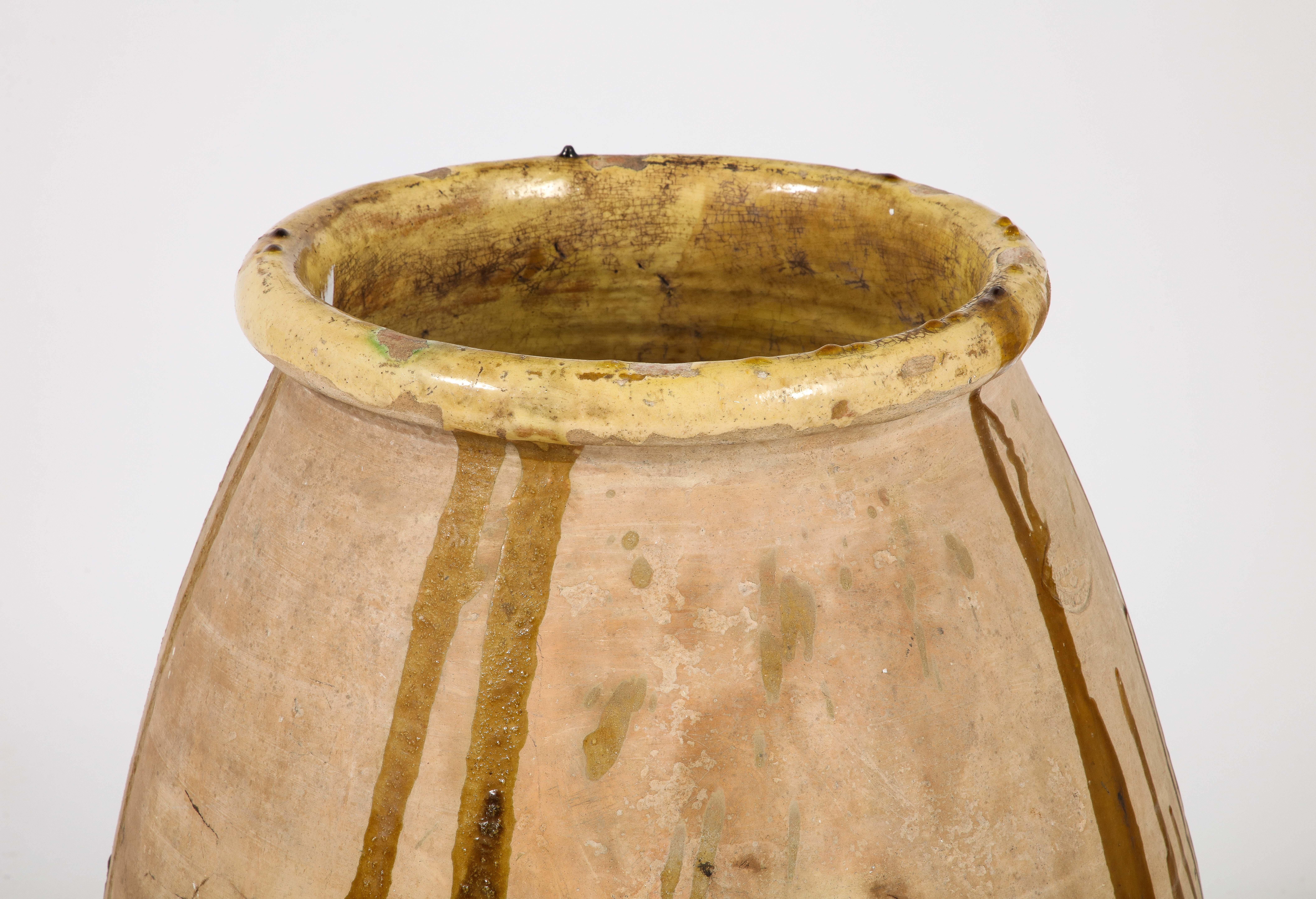 Französische Provinz 18. Jahrhundert Terrakotta Olivenöl Biot Jar mit Glasur im Angebot 4