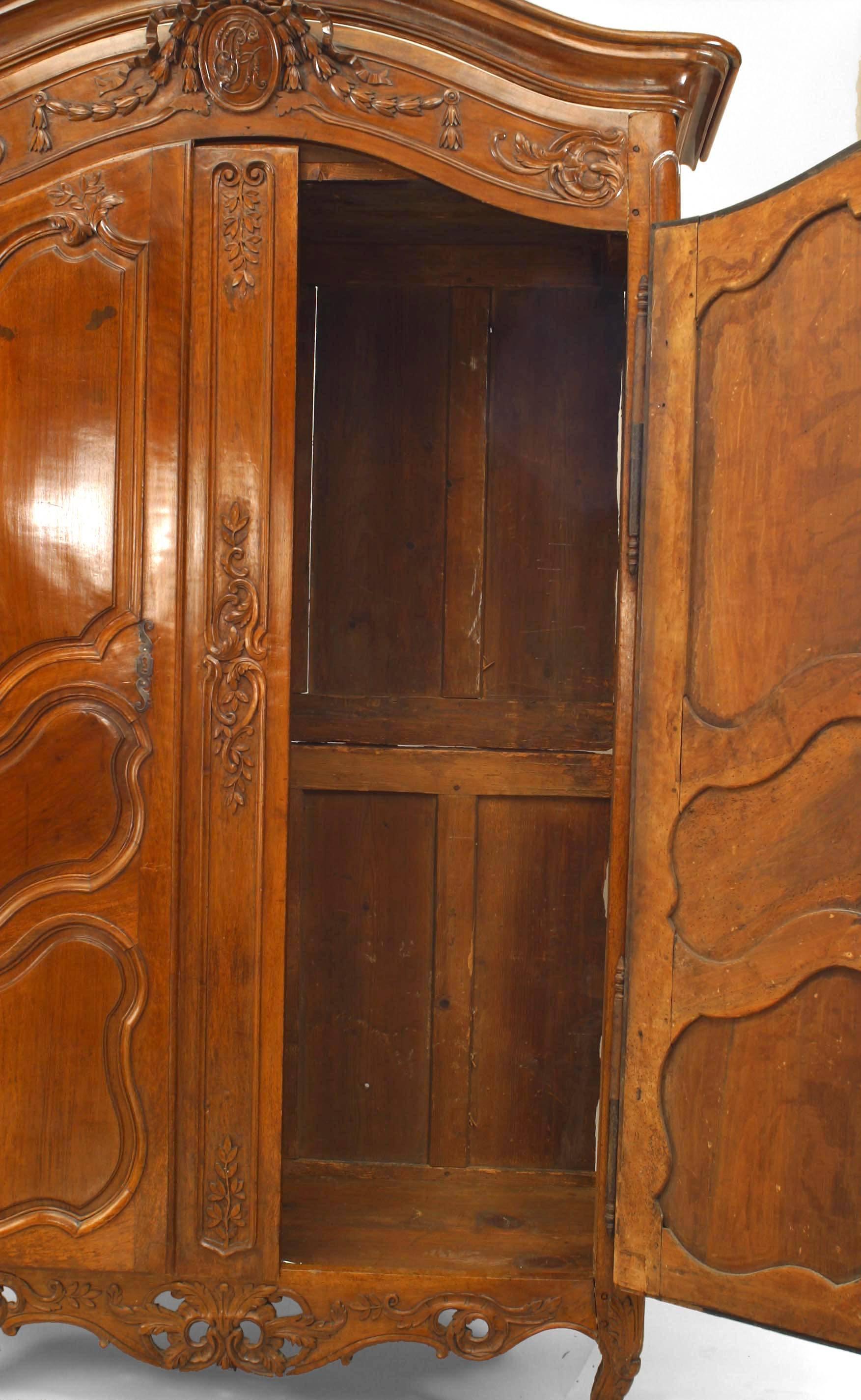 French Provincial Carved Walnut Armoire In Good Condition For Sale In New York, NY