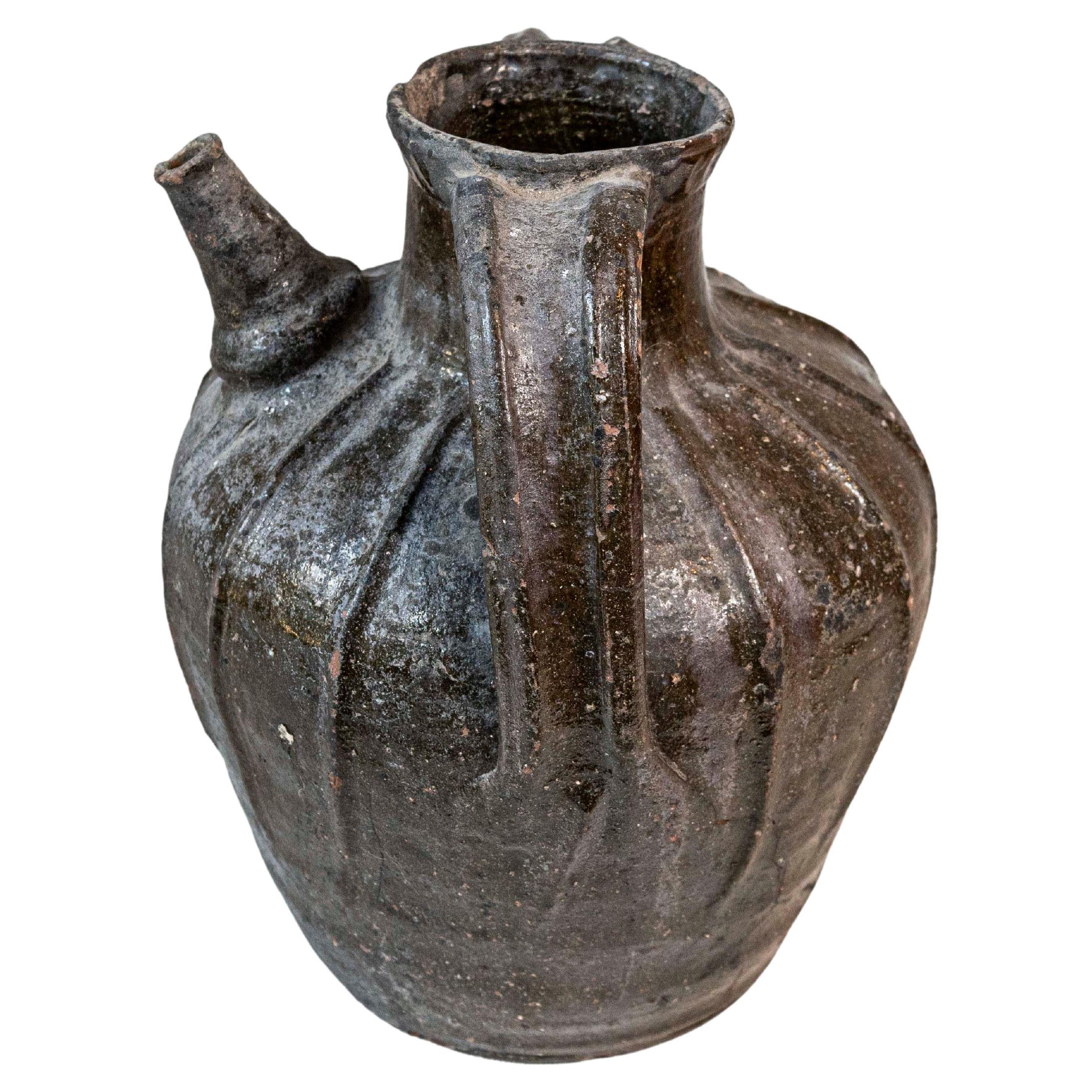 Cruche à verser en poterie vernissée de style provincial français du 19e siècle avec deux anses