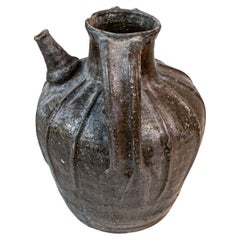 Cruche à verser en poterie vernissée de style provincial français du 19e siècle avec deux anses