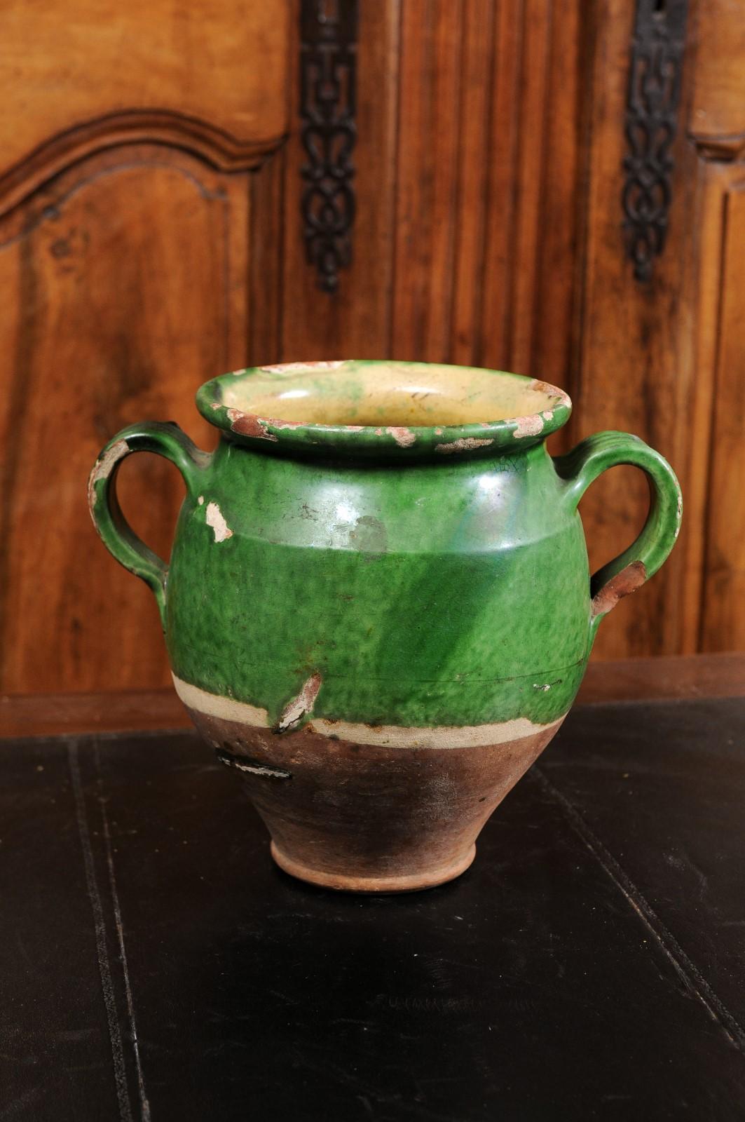 French Provincial 19th Century Green Glazed Pottery Confit Pot with Two Handles In Good Condition In Atlanta, GA