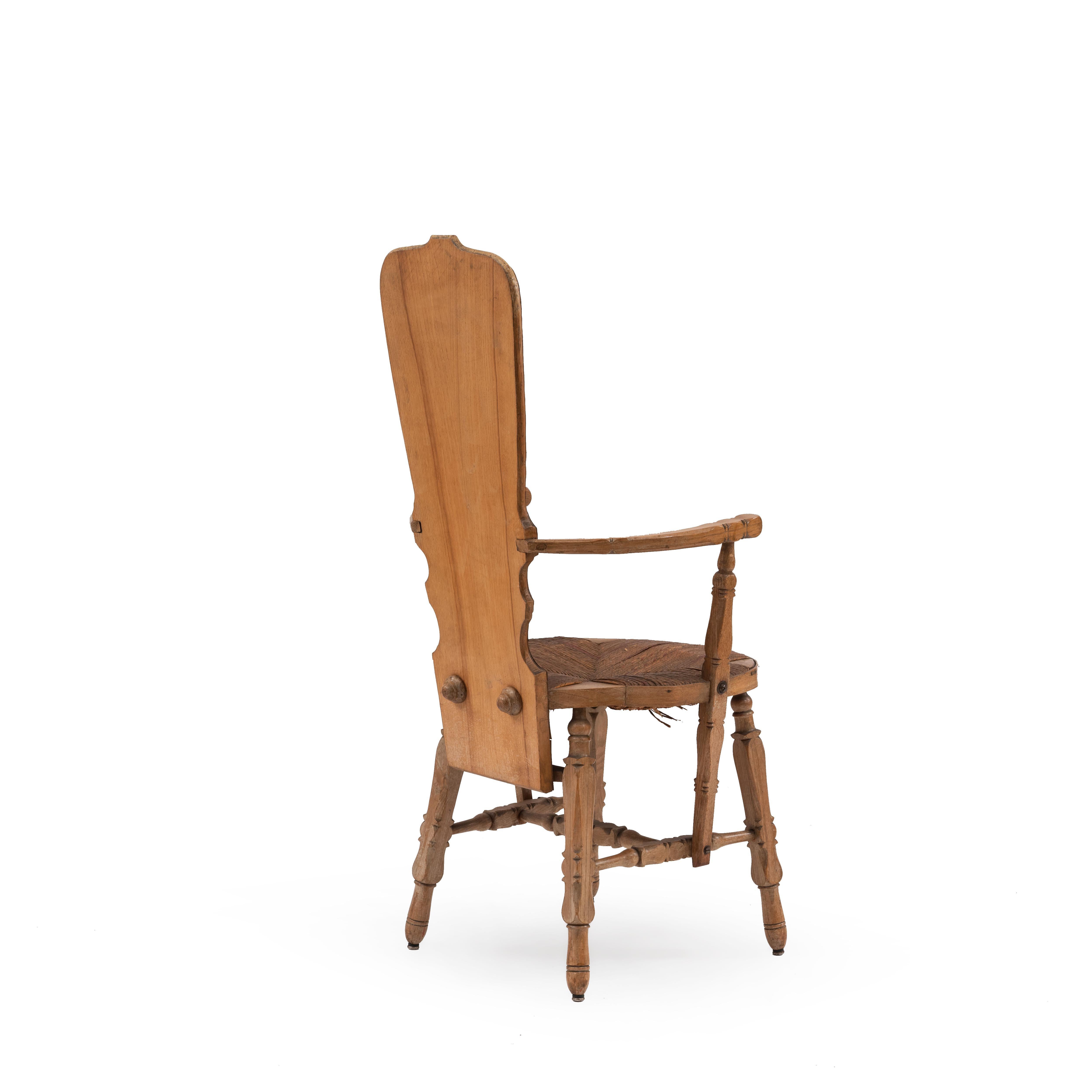 Fauteuil provincial français du 19ème siècle à haut dossier marqueté et assise en jonc rustique Bon état - En vente à New York, NY