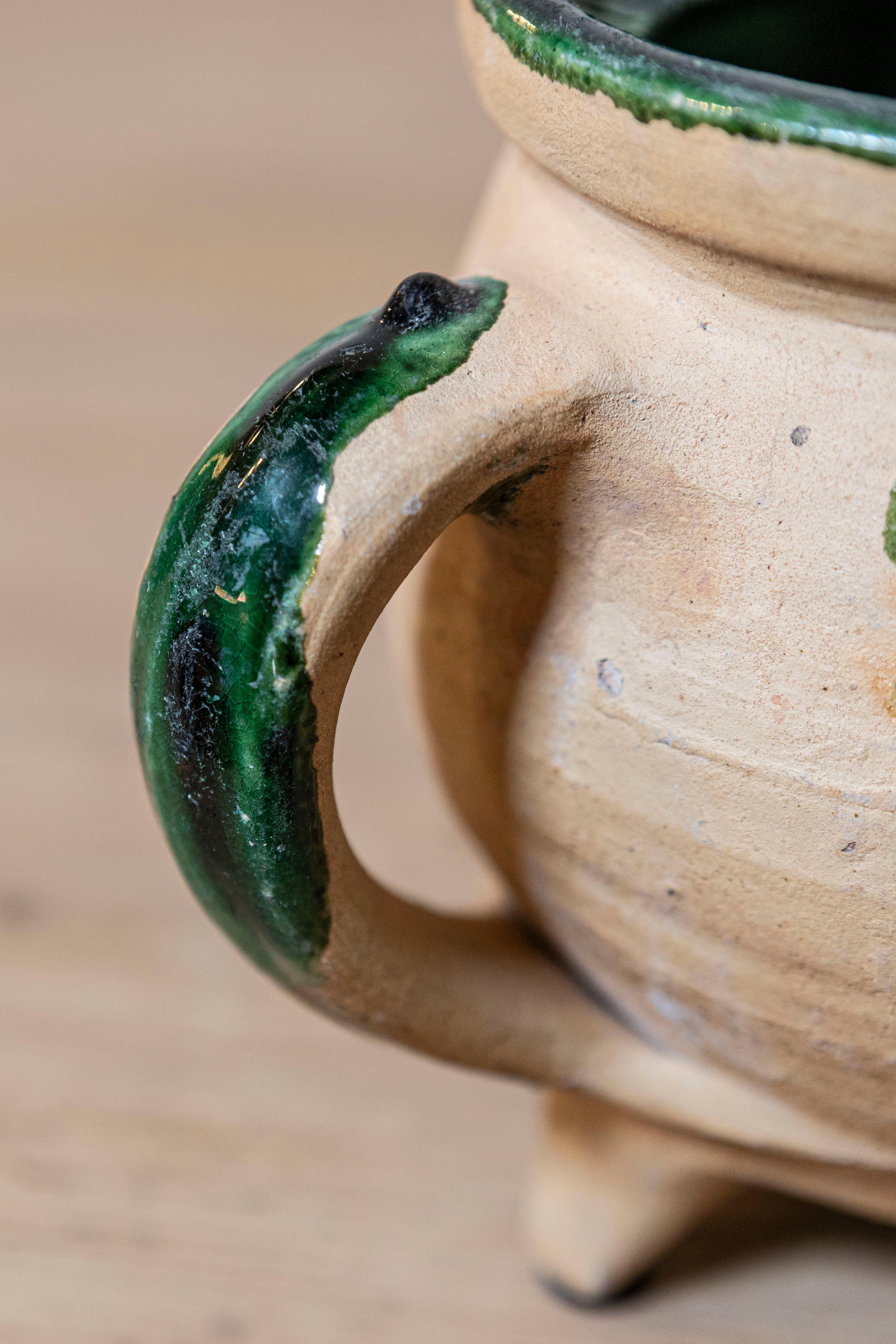 Olla de cocina de cerámica provincial francesa del siglo XIX con vidriado verde parcial Glaseado en venta