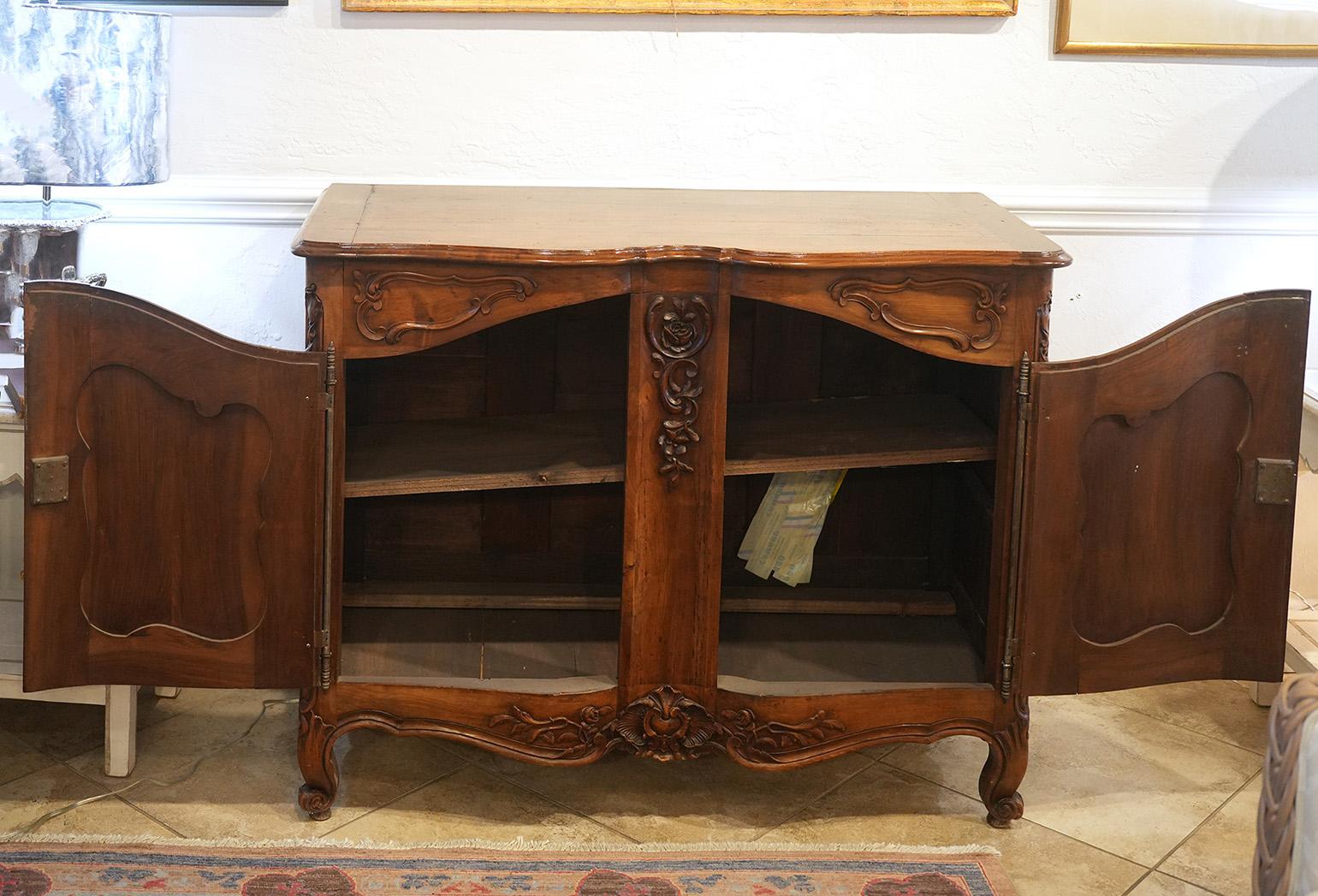 Mid-19th Century French Provincial 19th Century Walnut Beautifully Shaped Buffet For Sale