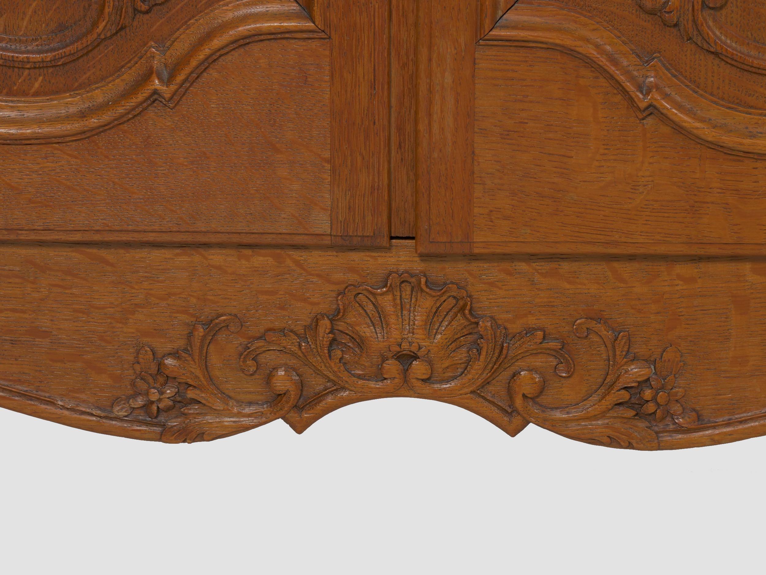 French Provincial Antique Carved Oak Buffet Server Sideboard, 19th Century 9