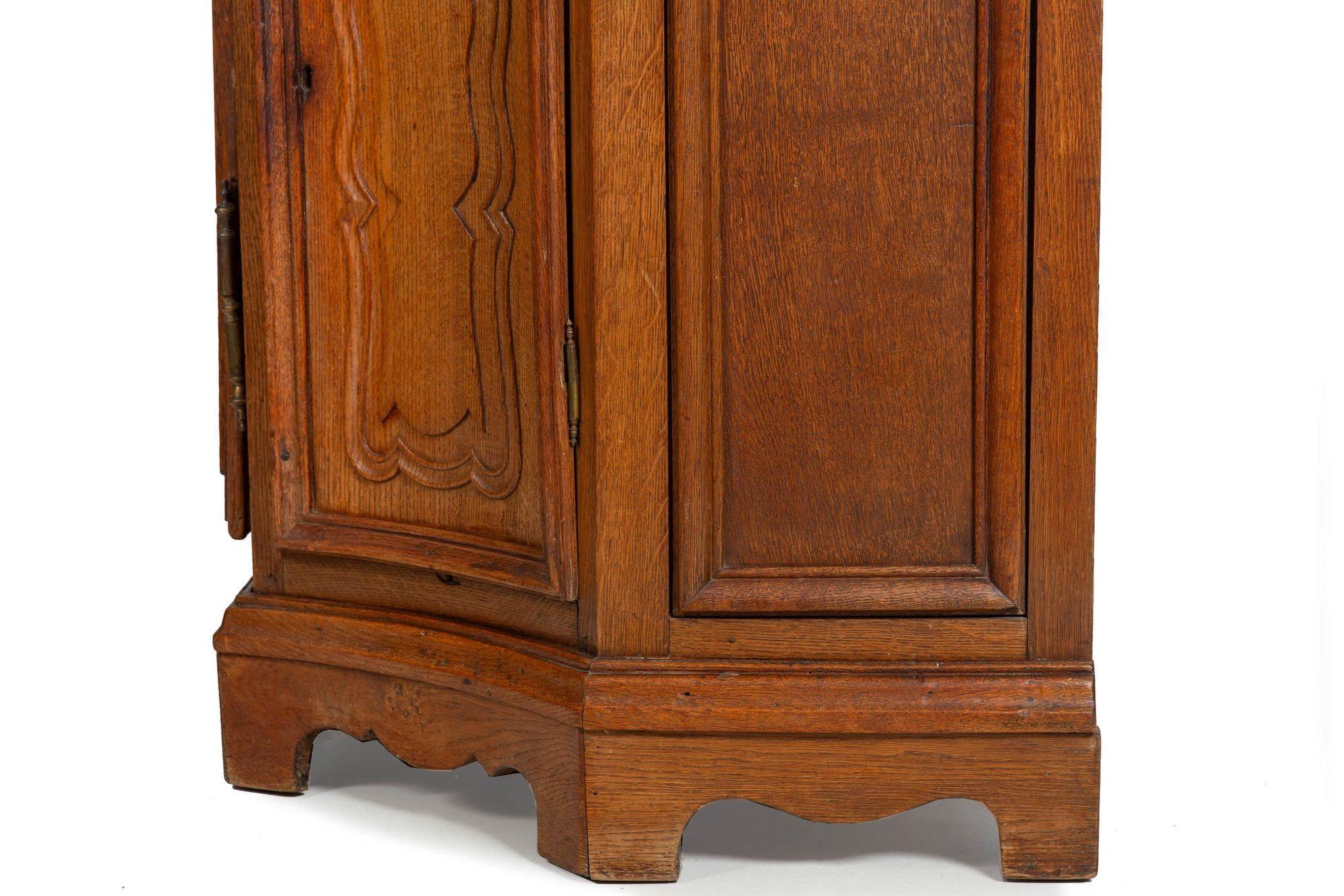 French Provincial Antique Oak and Marble Buffet Sideboard Cabinet ca. 1880 For Sale 8