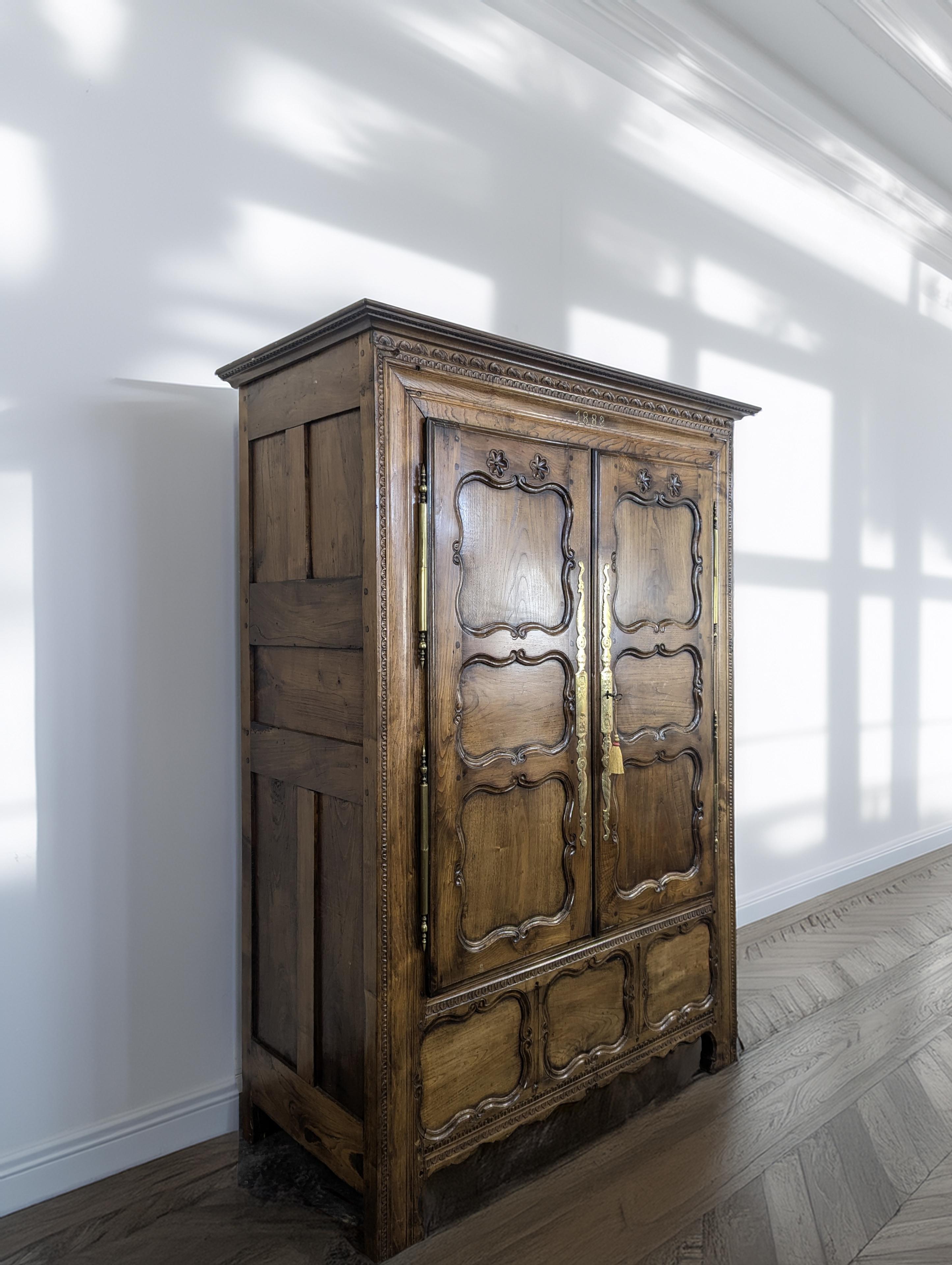 Stile provenzale Armoire provinciale francese  Datato 1883  Walnut Wood  Francia in vendita