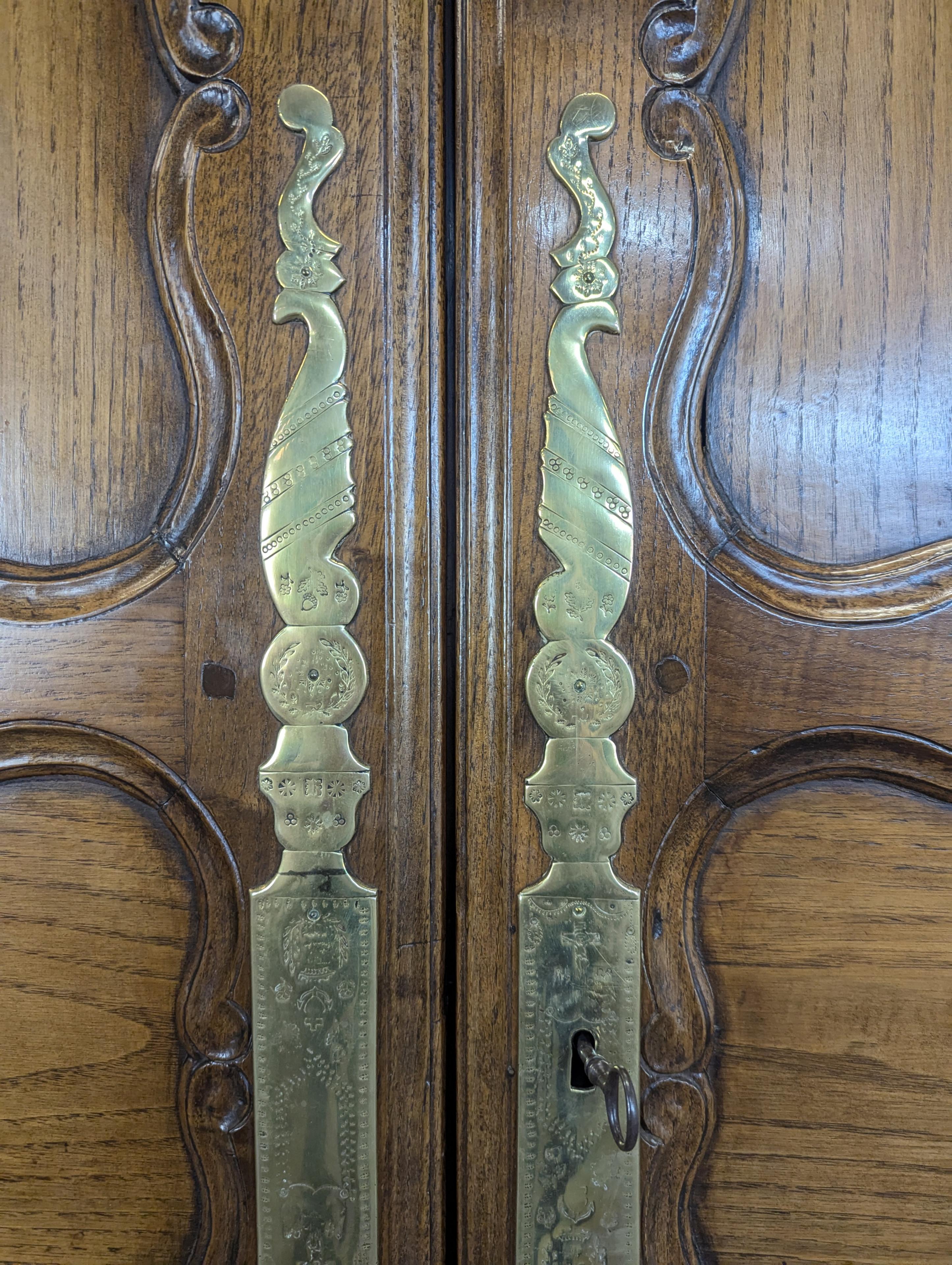 Francese Armoire provinciale francese  Datato 1883  Walnut Wood  Francia in vendita