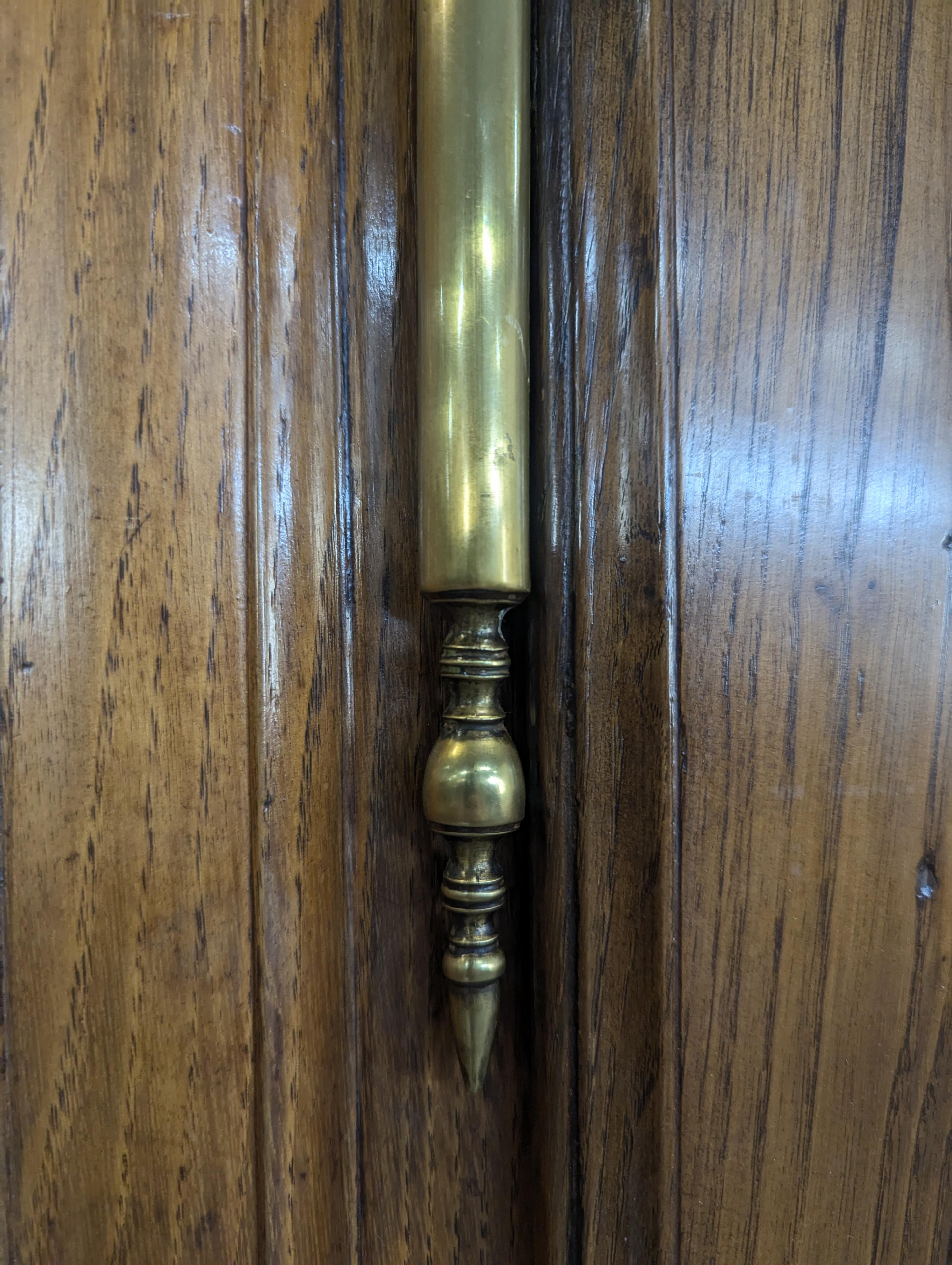 Armoire provinciale francese  Datato 1883  Walnut Wood  Francia In condizioni discrete in vendita a Kaštel Sućurac, HR