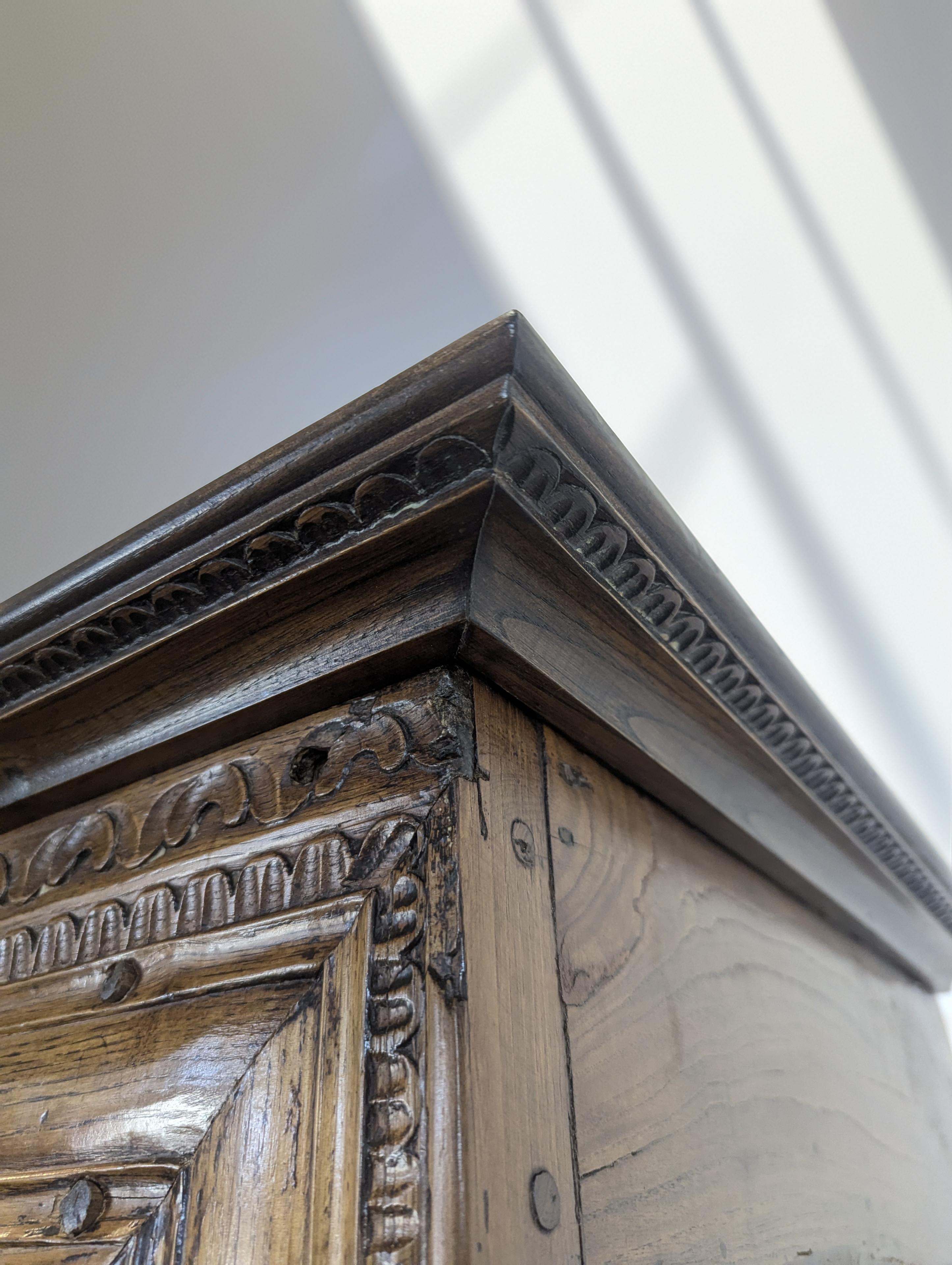 Noce Armoire provinciale francese  Datato 1883  Walnut Wood  Francia in vendita