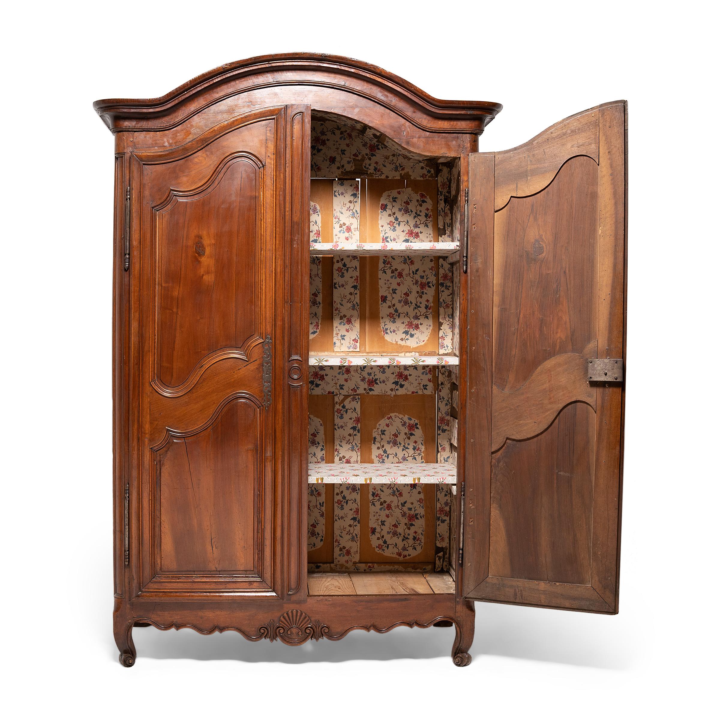 arched top armoire