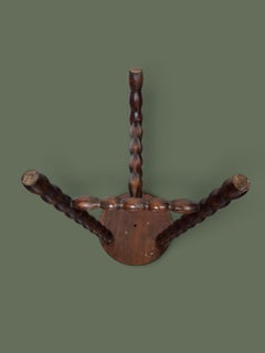 Dreifuß-Hocker aus gedrechselter Eiche im französischen Landhausstil, 1960er Jahre