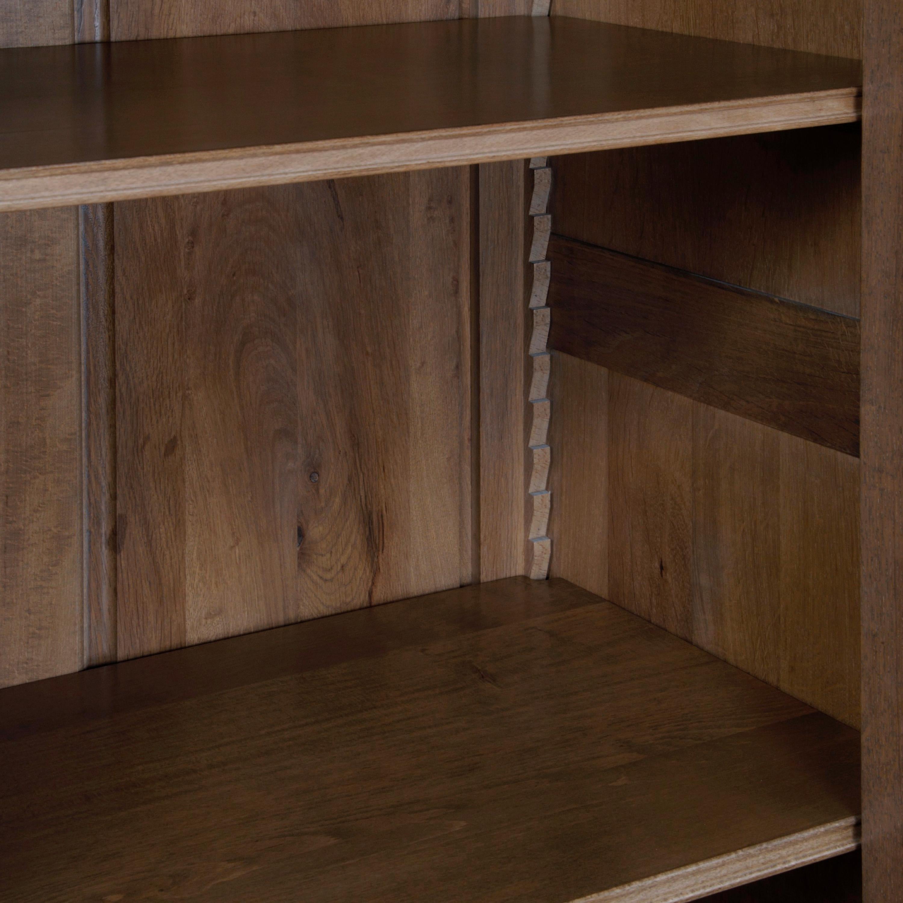 Bonnetiere provincial francés Armario de madera maciza de roble Francés en venta