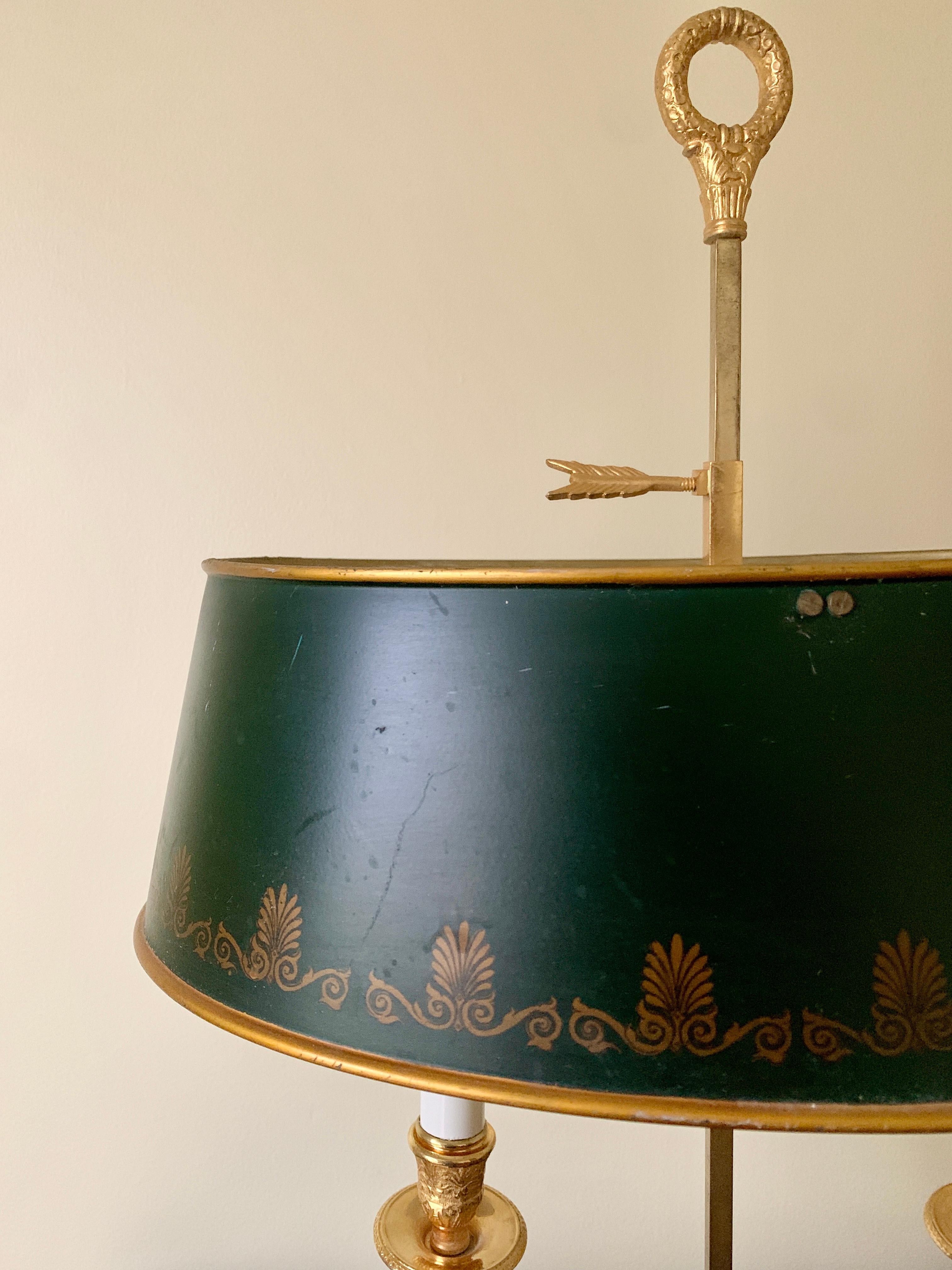 20th Century French Provincial Brass Bouillotte Lamp With Stenciled Green Tole Shade For Sale