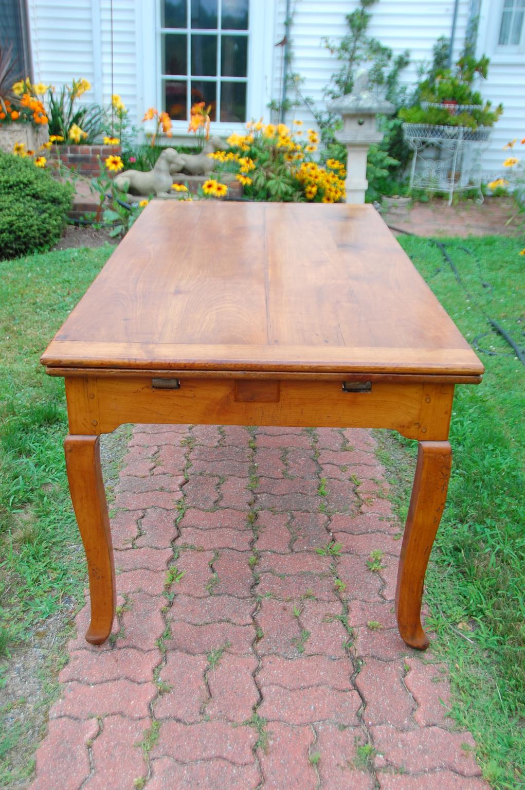 French Provincial Cherry Farmhouse Extending Table with Cabriole Legs 7