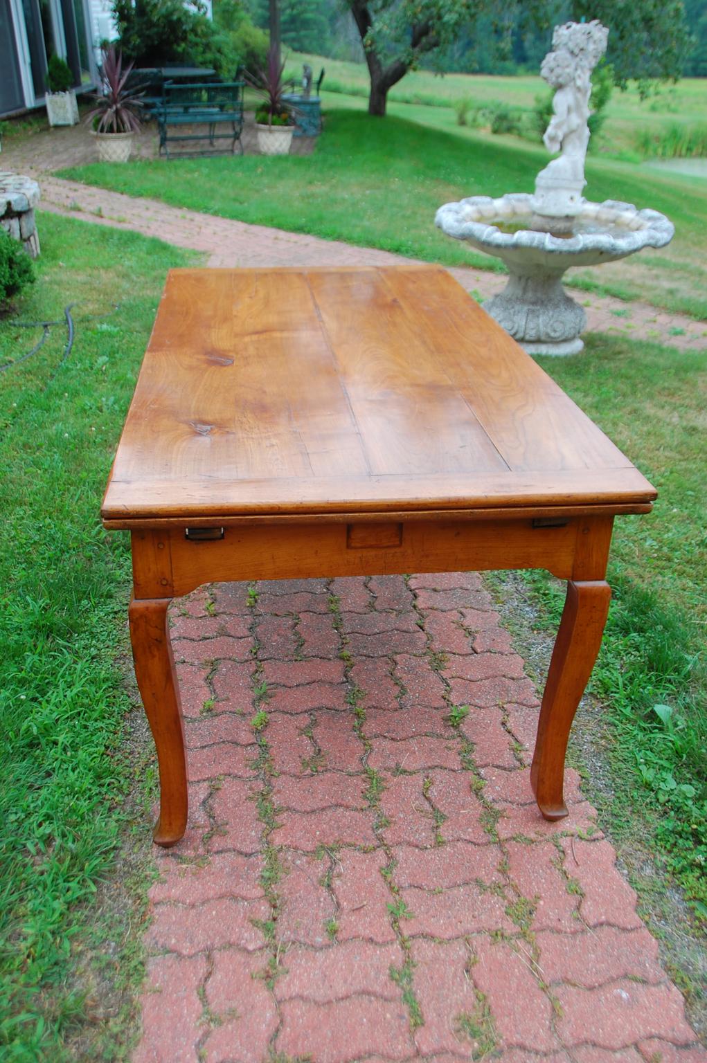 French Provincial Cherry Farmhouse Extending Table with Cabriole Legs 8