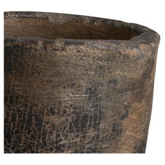 Jardinière-urne en béton de style provincial français, avec patine bronze foncé