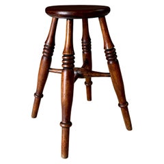 Tabouret de style provincial français, France, années 1940