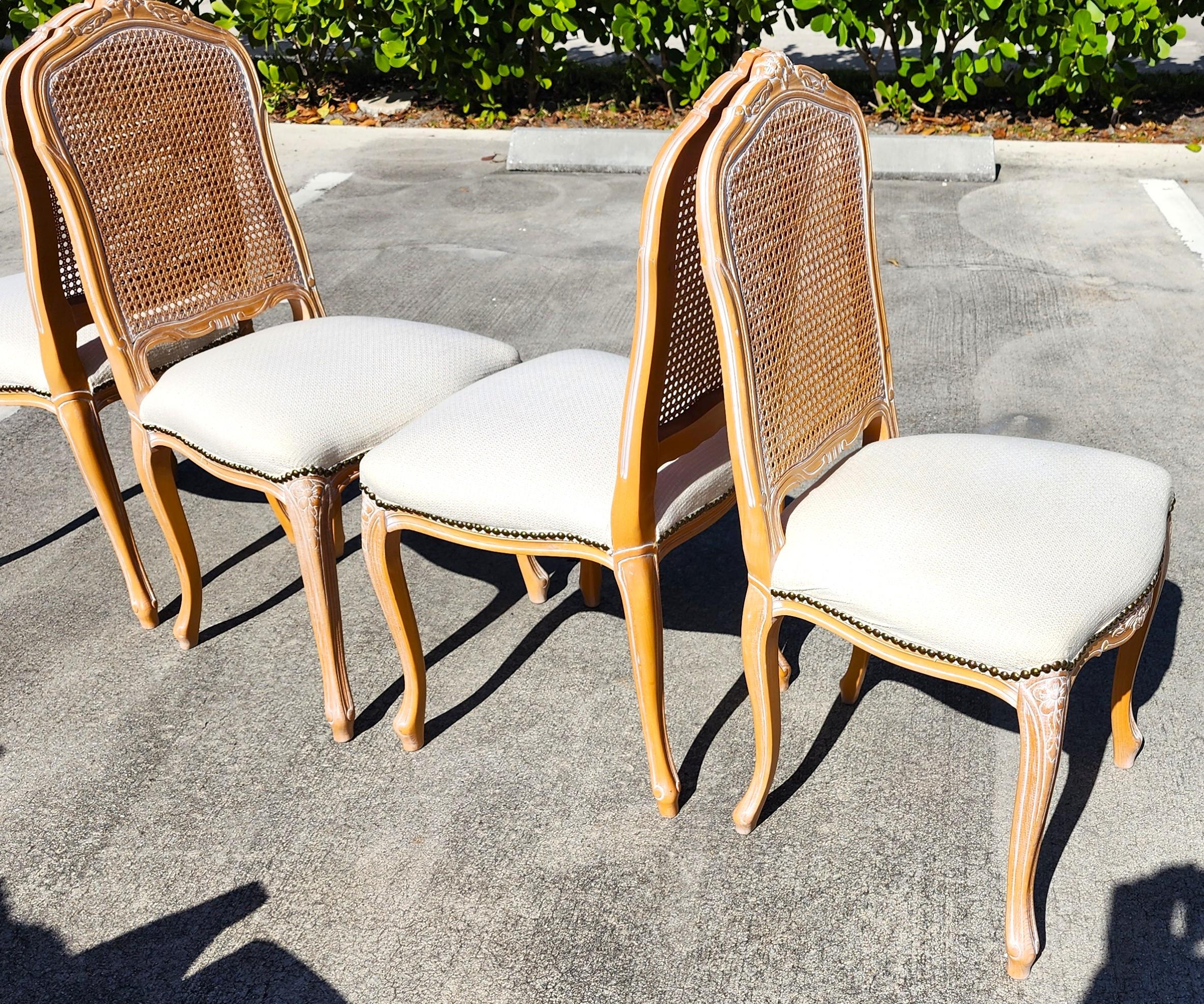 Sedie da pranzo provinciali francesi con canne Made in Italy, set da 4 in vendita 7