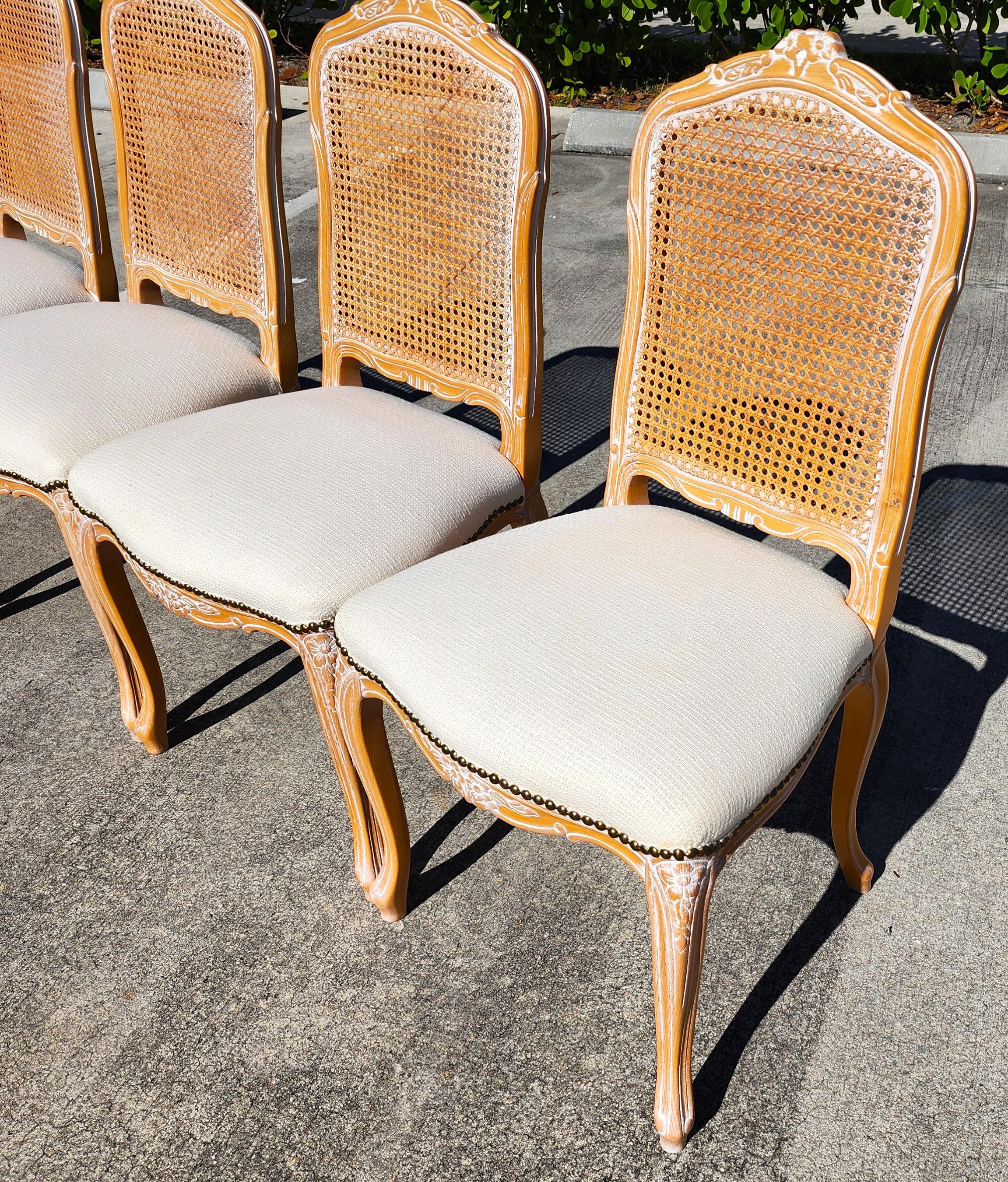 Sedie da pranzo provinciali francesi con canne Made in Italy, set da 4 In condizioni buone in vendita a Lake Worth, FL