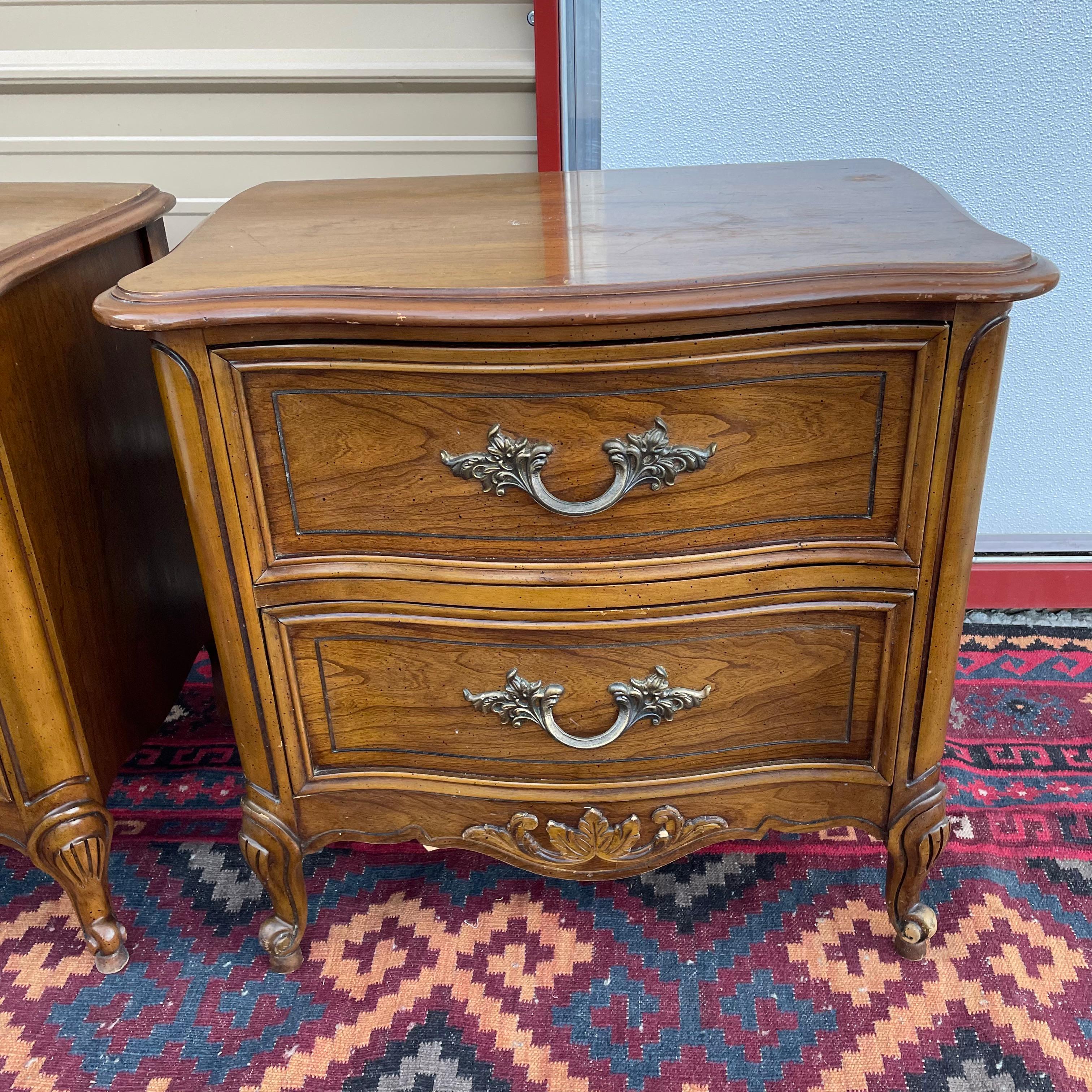 French Provincial Dixie Nightstands, a Pair In Fair Condition In Cordova, SC