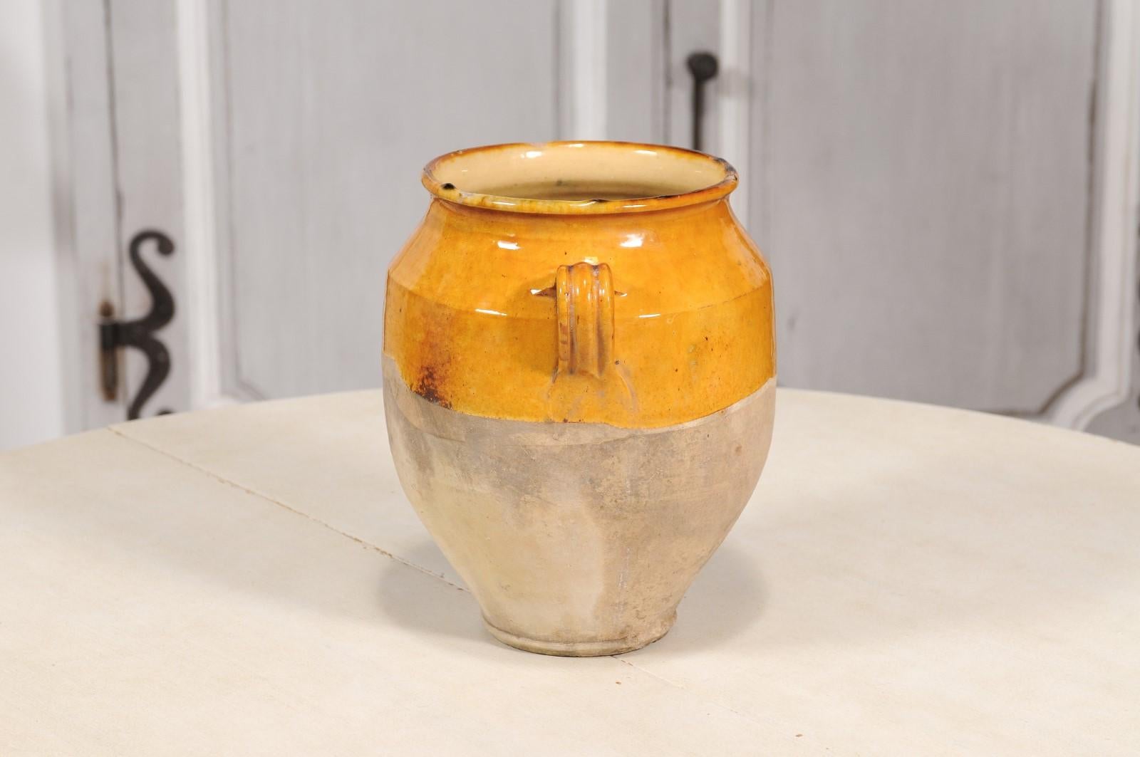 French Provincial Double Handled Pot à Confit with Yellow Glaze, 19th Century In Good Condition In Atlanta, GA