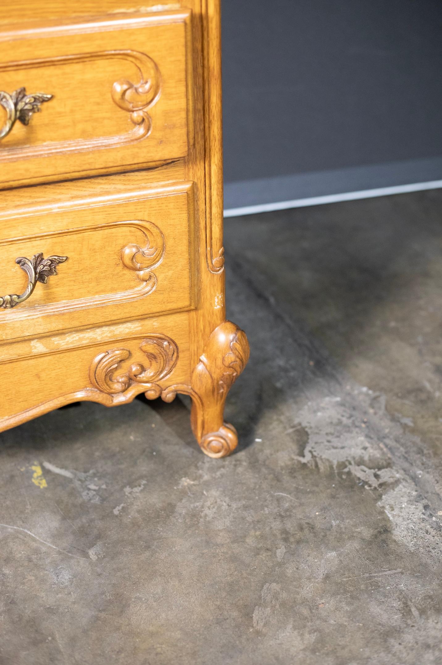 Comò provinciale francese In condizioni buone in vendita a North Charleston, SC