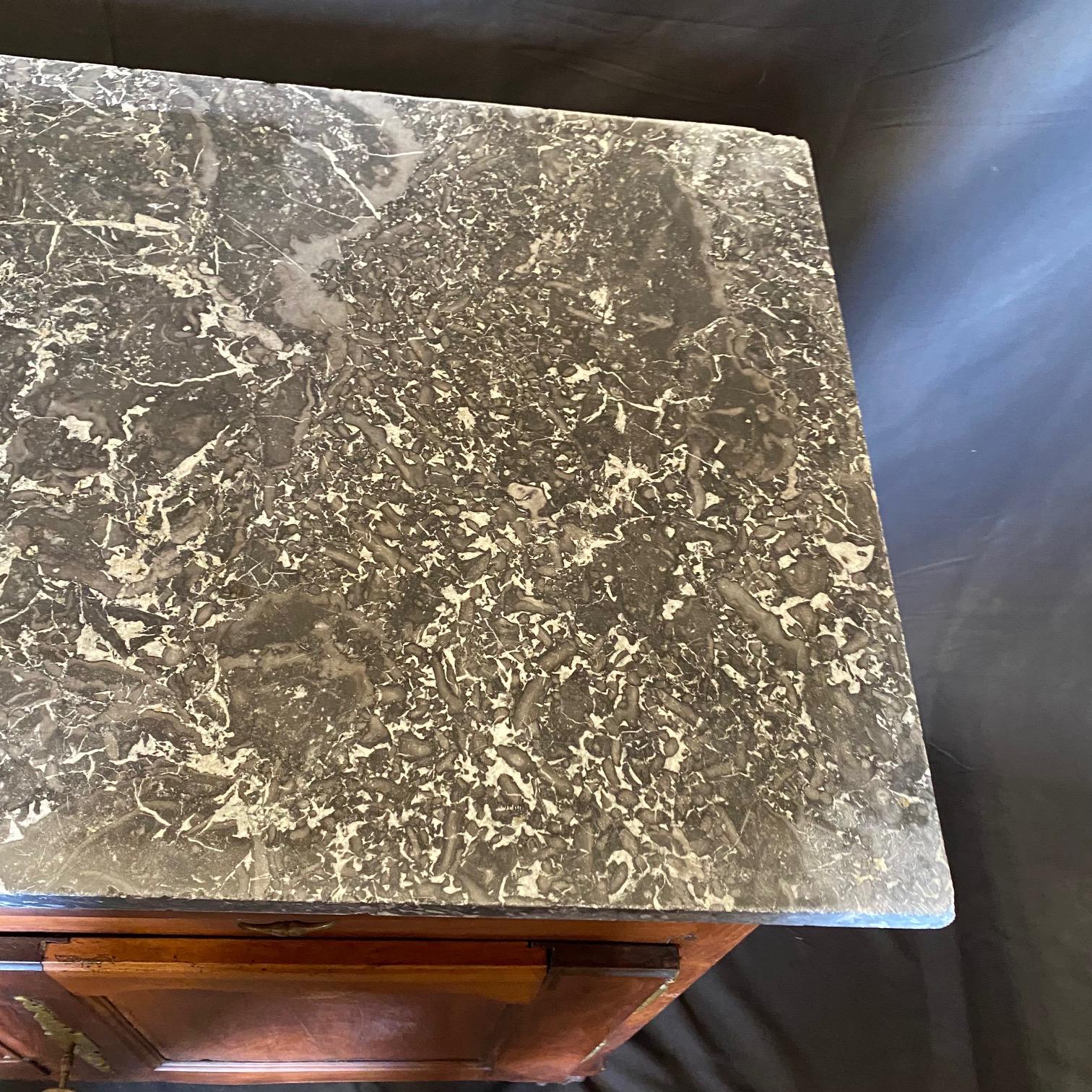 Credenza buffet francese dell'inizio del XIX secolo in vendita 9