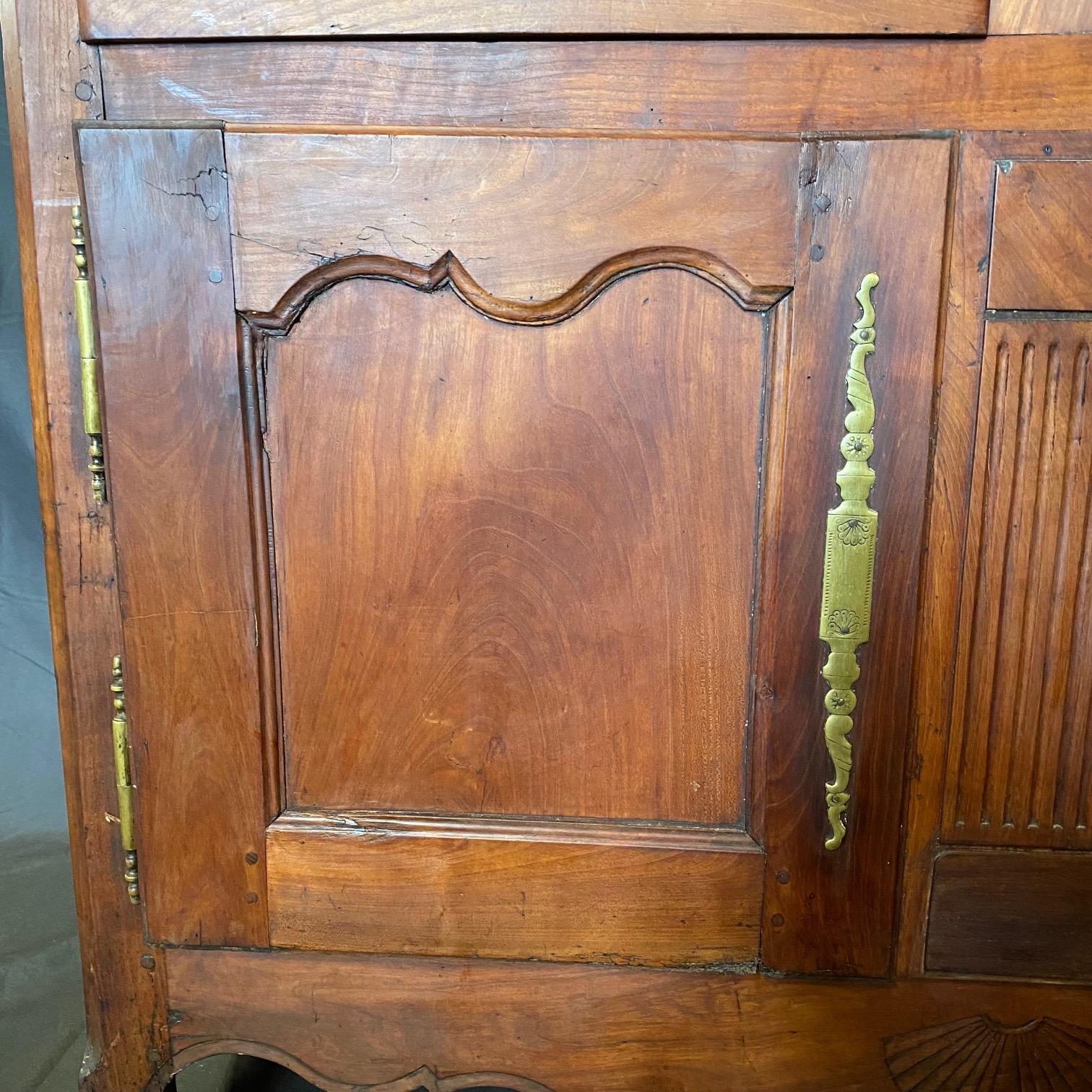 French Provincial Early 19th Century Buffet Sideboard For Sale 2