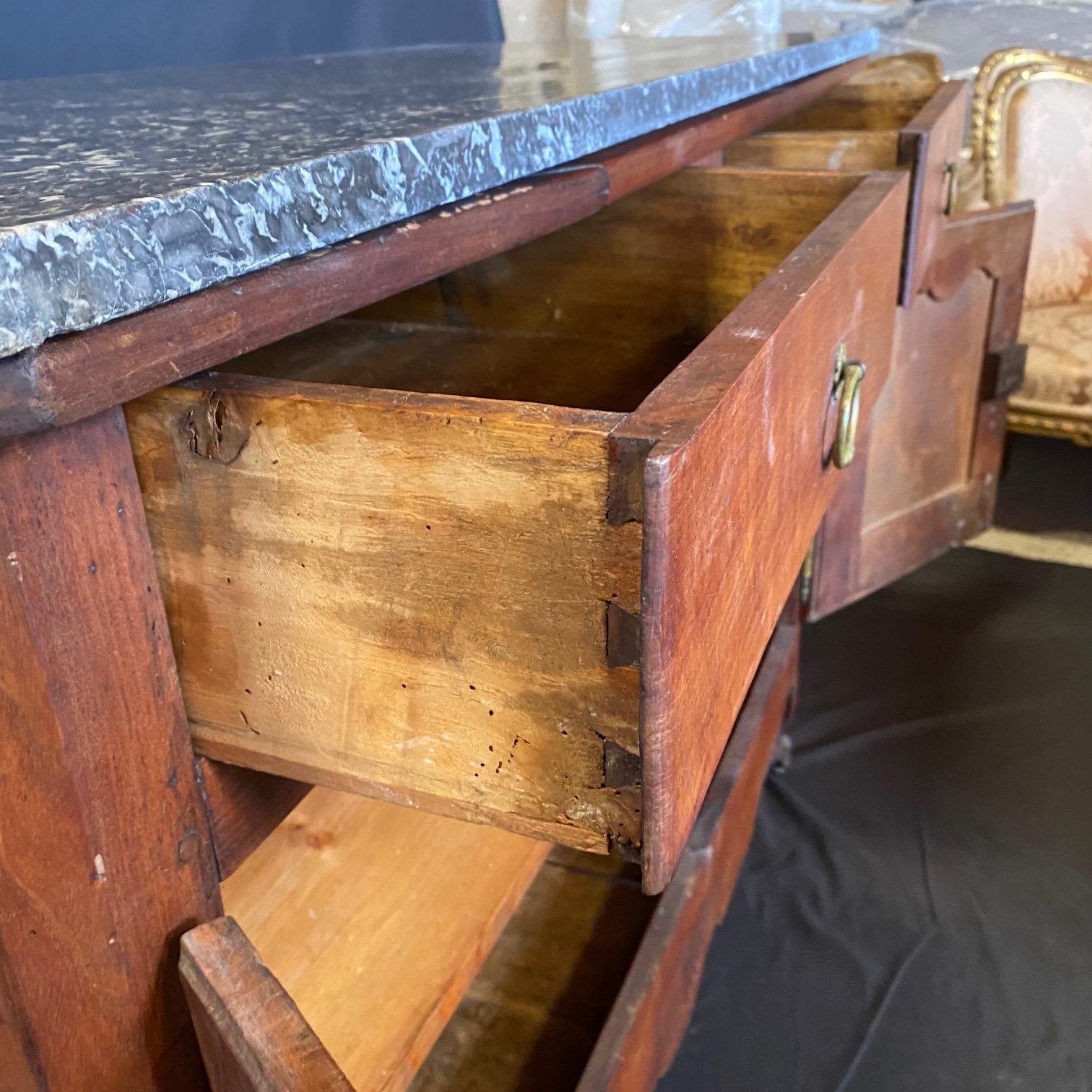 Credenza buffet francese dell'inizio del XIX secolo in vendita 3