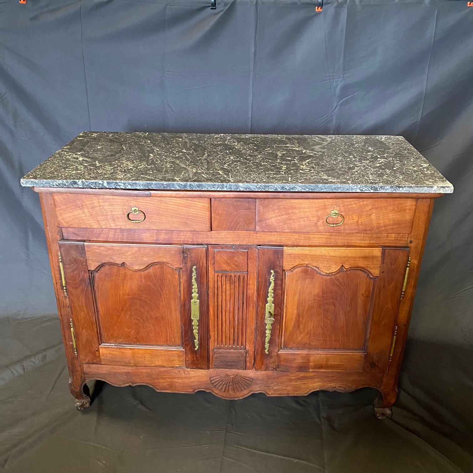 French Provincial Early 19th Century Buffet Sideboard For Sale 4