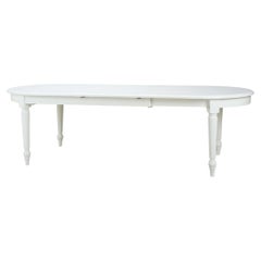 French Provincial Extendable Oval Dining Table