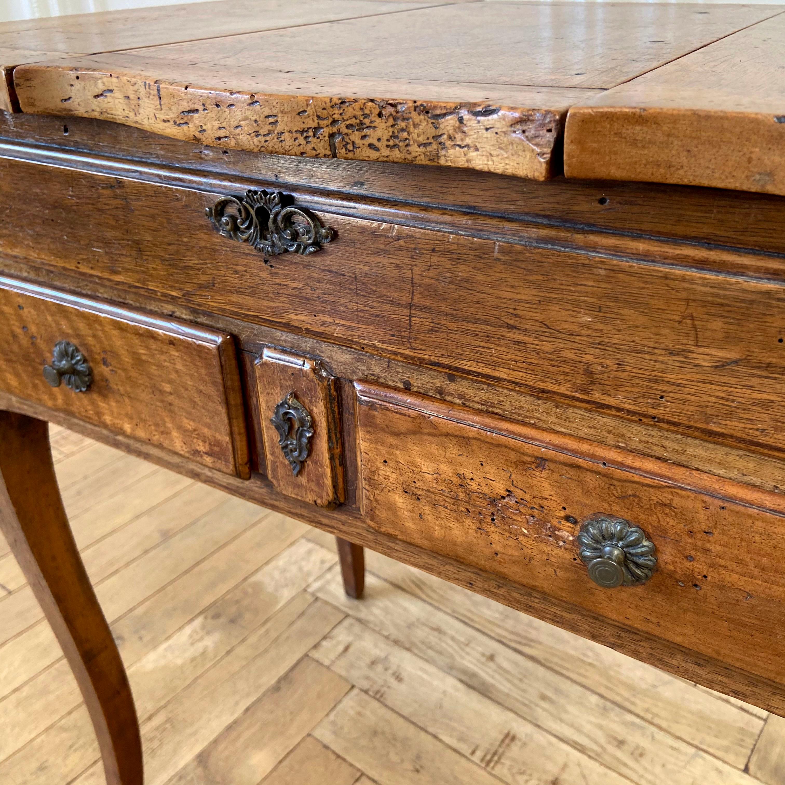 French Provincial Fruit Wood Poudreuse 2