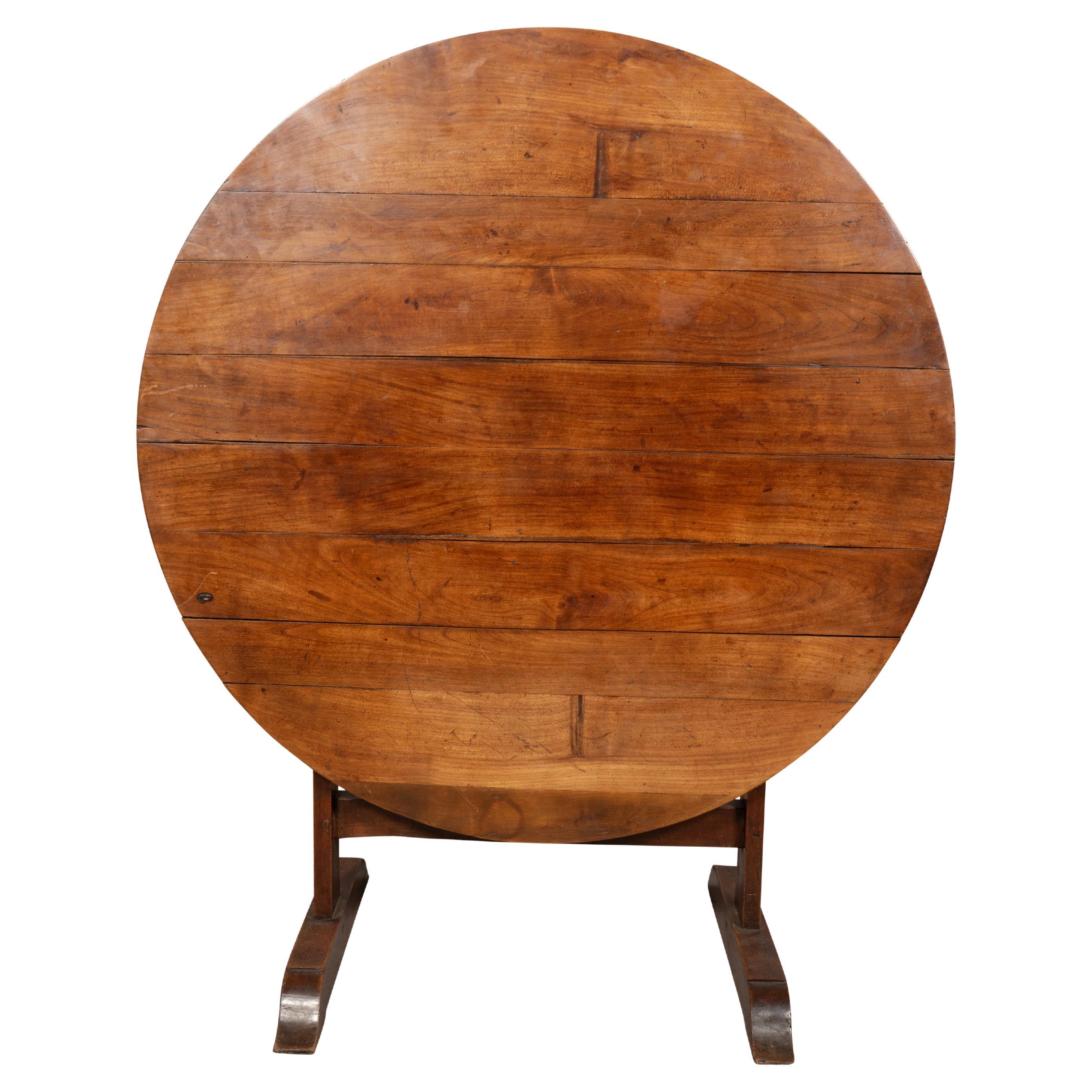 Mesa de bebidas provincial francesa de madera de frutal