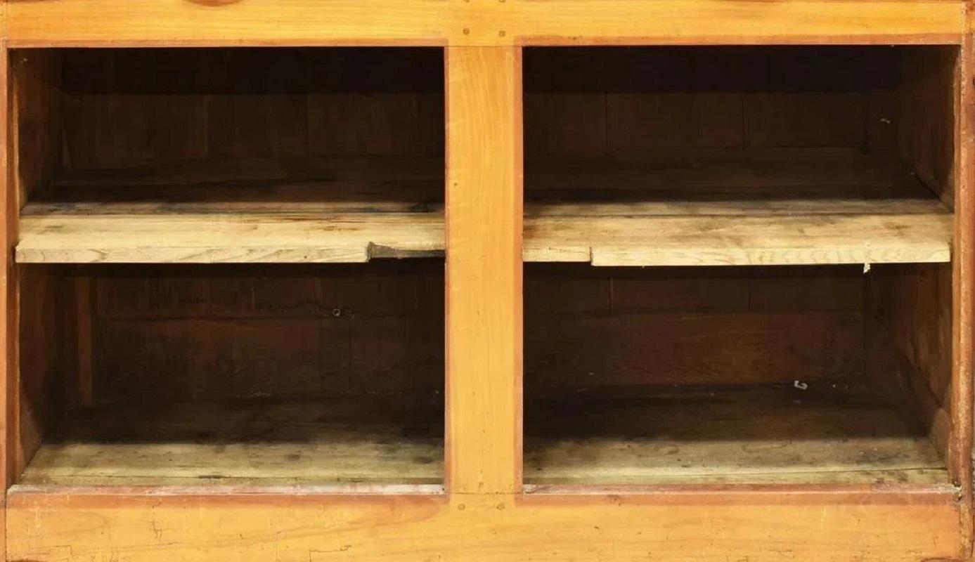 Stile provenzale Credenza provinciale francese in legno di frutto, XIX secolo in vendita