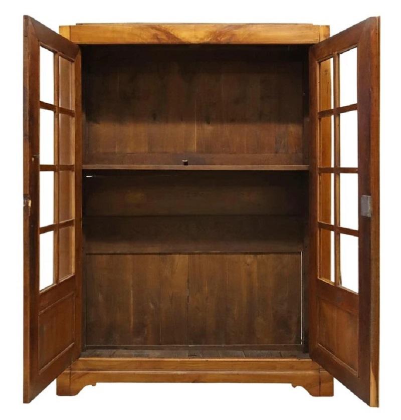 Stile provenzale Vetrina, libreria, vetrinetta in legno di frutto della provincia francese, metà del XIX secolo in vendita