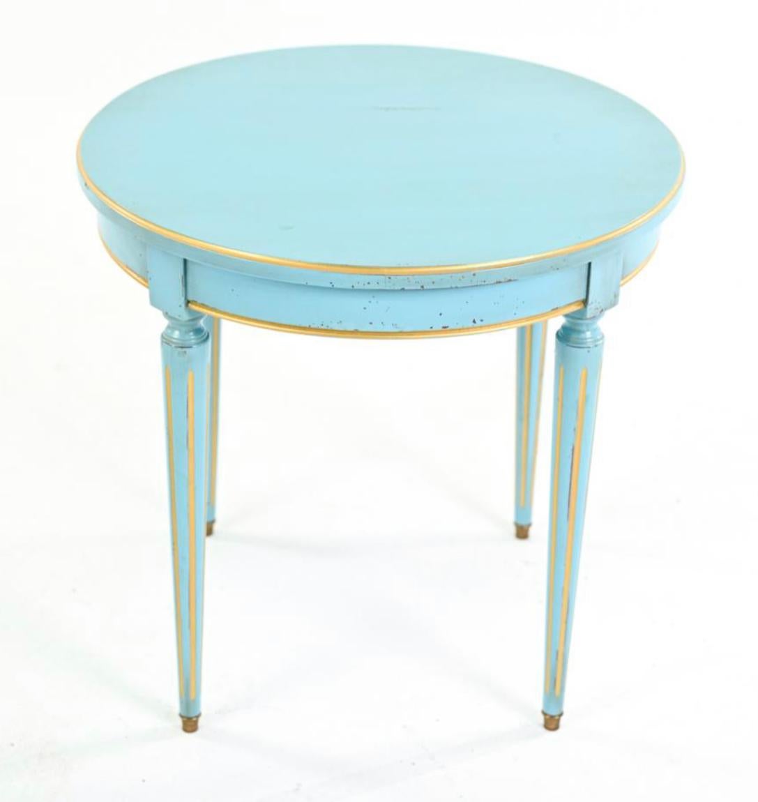 French Provincial Grange Petite French Blue Gold-Leafed Side Table, Fluted Legs In Good Condition In Brooklyn, NY