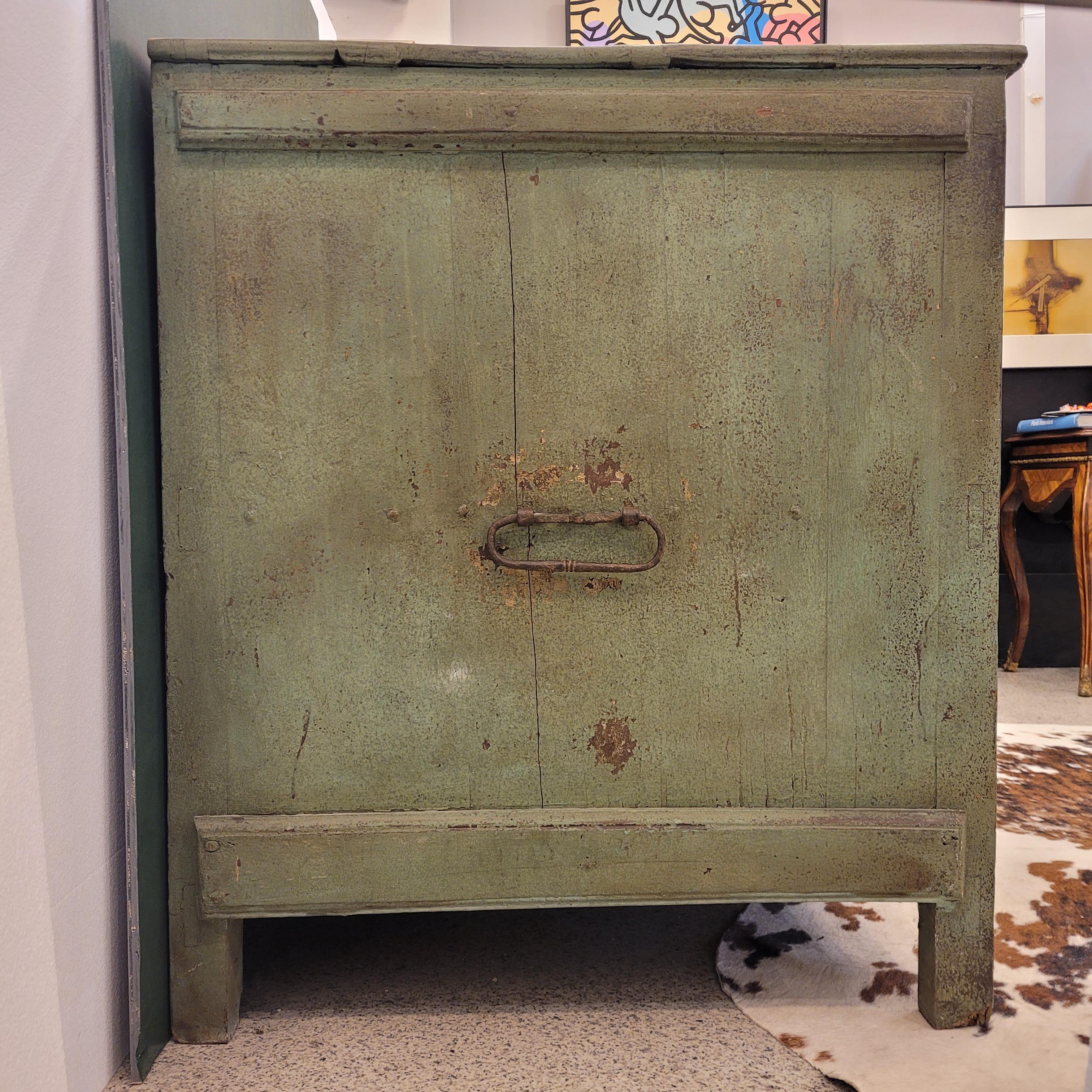 French Provincial green  Beige Commode Chest of drawers For Sale 3