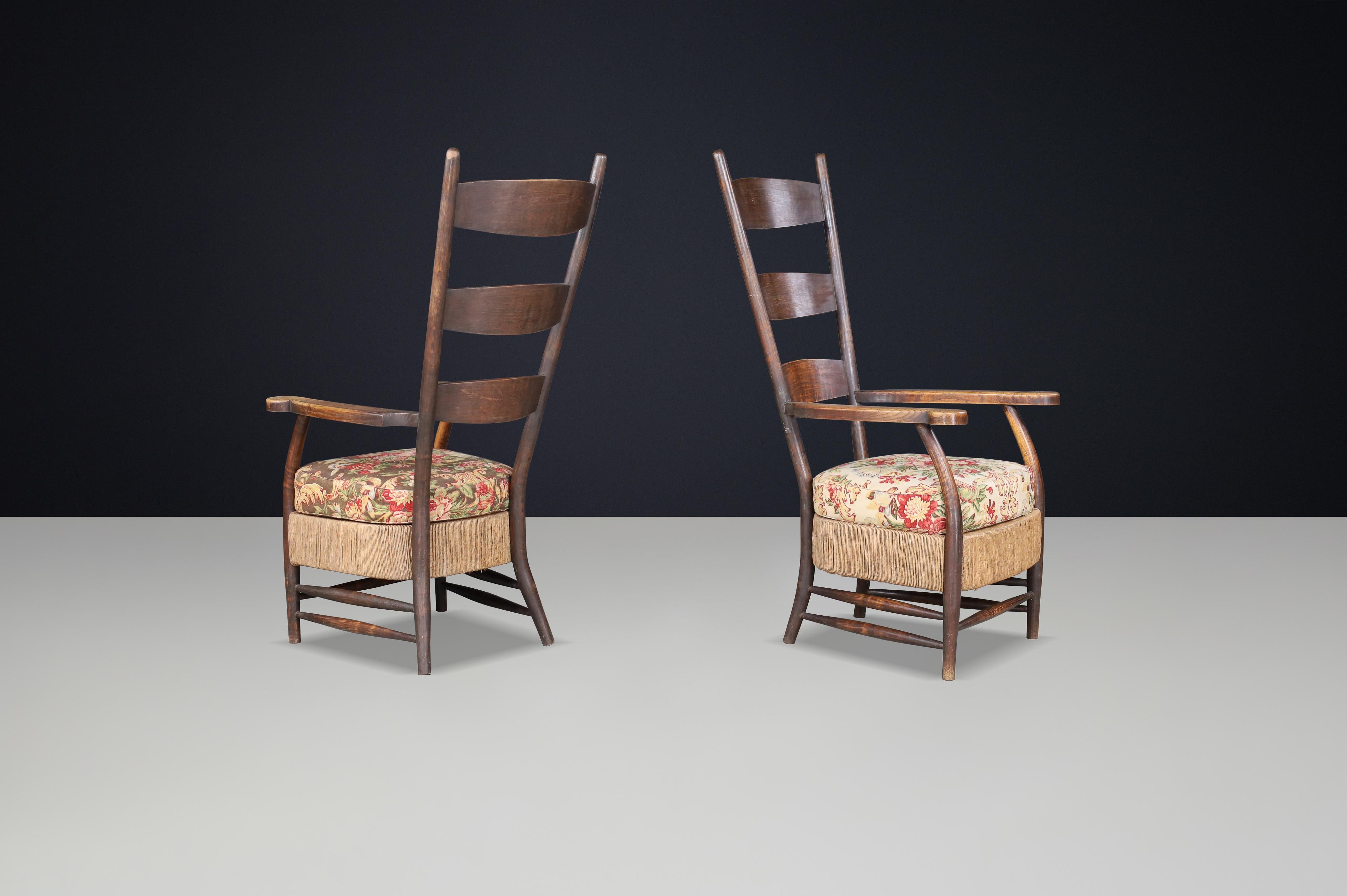 XX secolo Poltrone Highback della Provincia di Francia in corda di Oak e tappezzeria floreale, Francia anni '30 in vendita