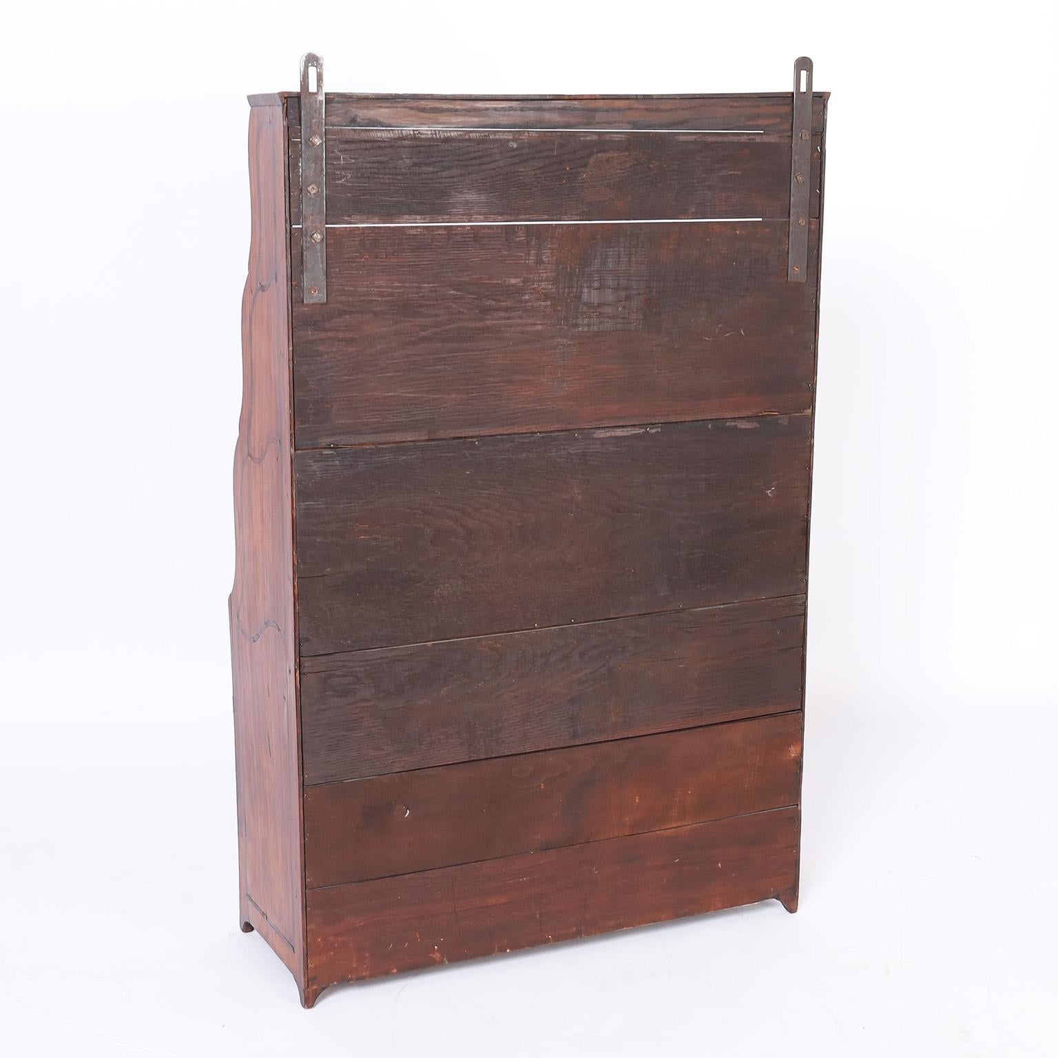 Incrusté French Provincial Inlaid Cupboard en vente