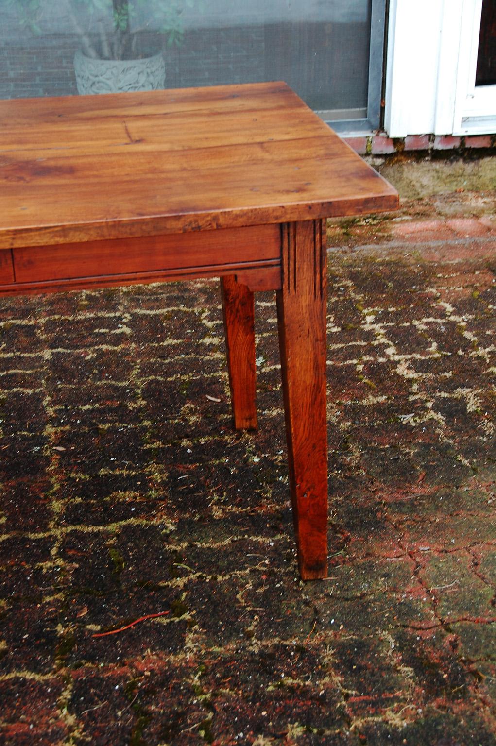 French Provincial Late 19th Century Farmhouse Table in Walnut and Oak 3