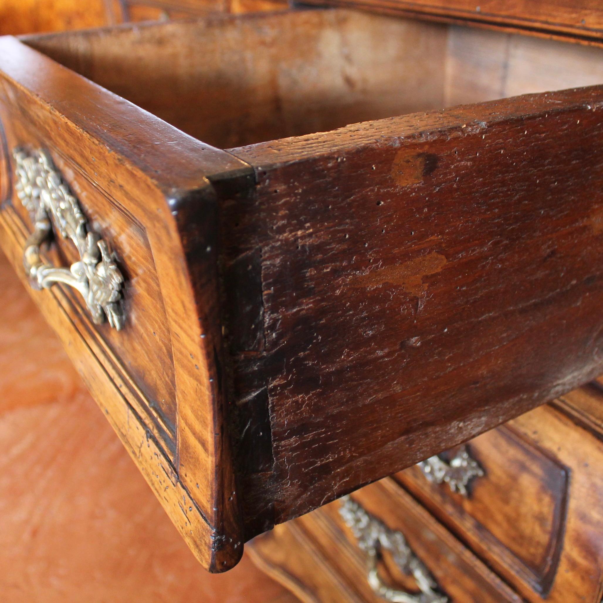 French Provincial Louis LXV Style Bombé Commode With Fine Hardware For Sale 3