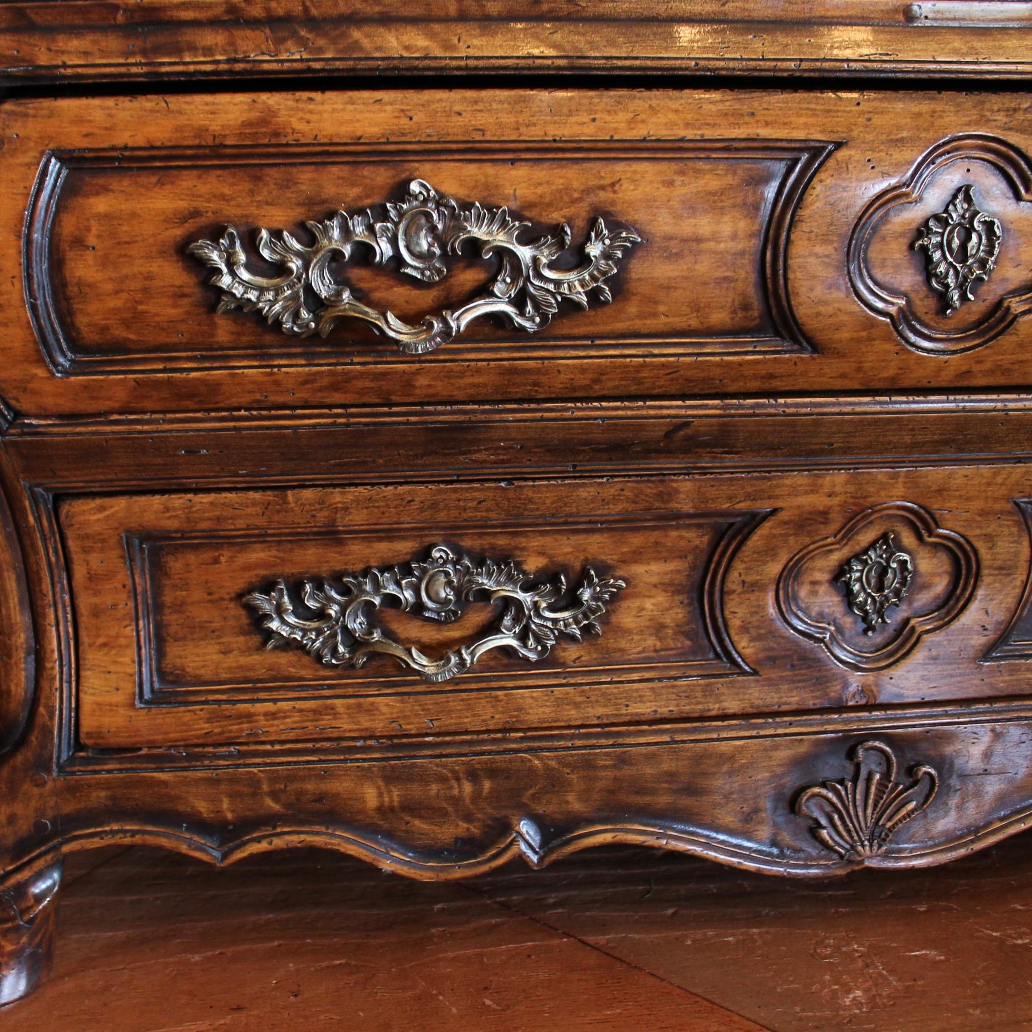 French Provincial Louis LXV Style Bombé Commode With Fine Hardware For Sale 4