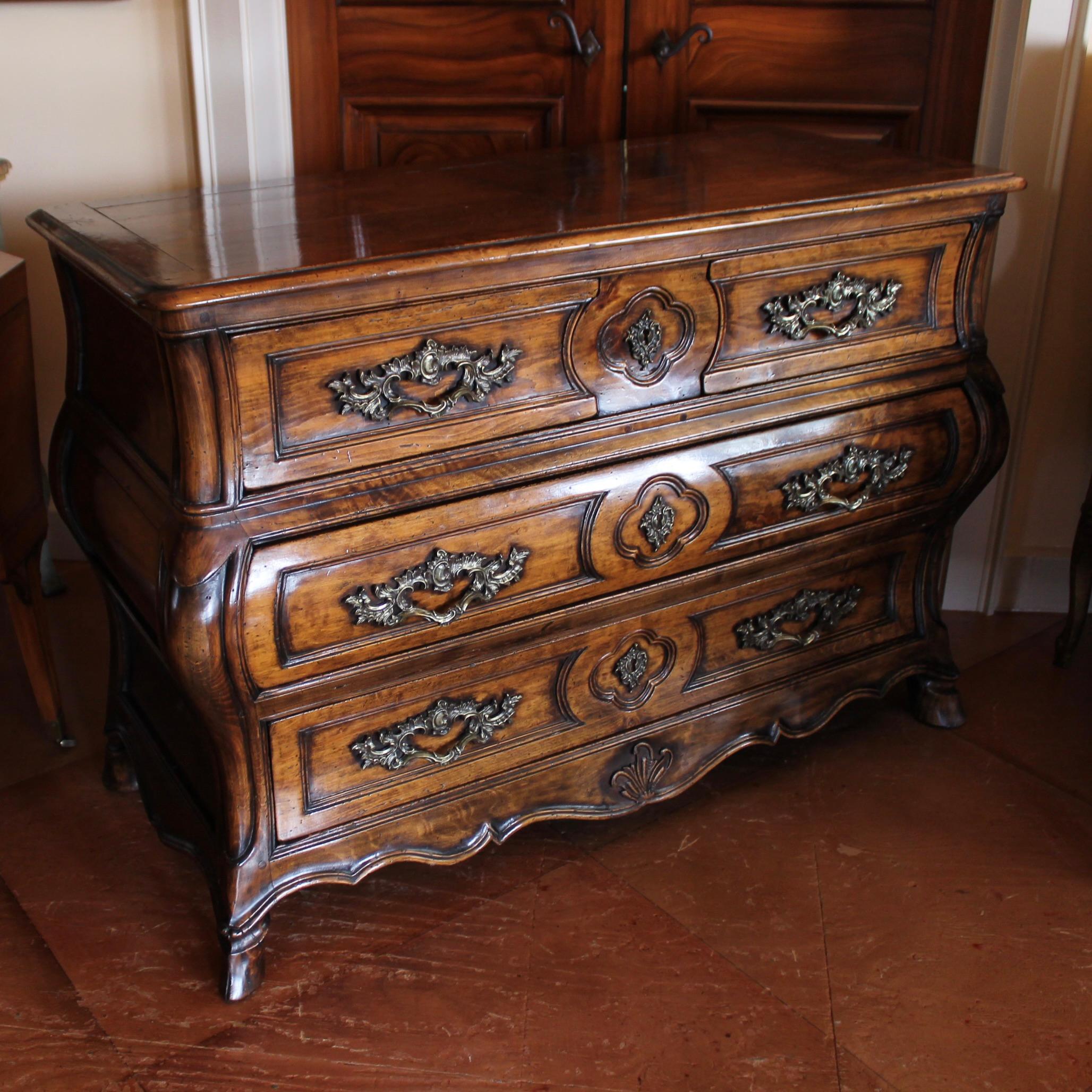Louis XV French Provincial Louis LXV Style Bombé Commode With Fine Hardware For Sale