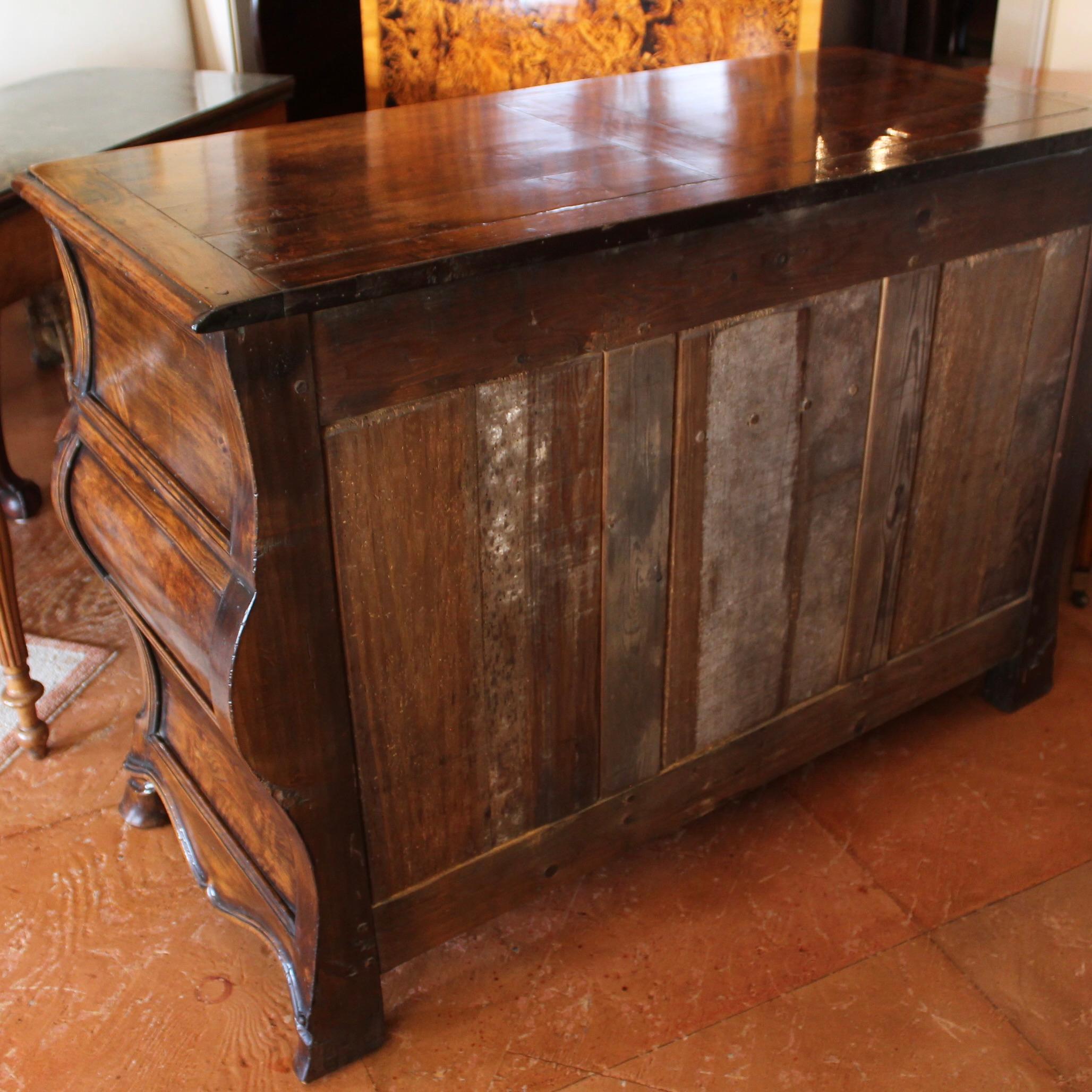 French Provincial Louis LXV Style Bombé Commode With Fine Hardware For Sale 1