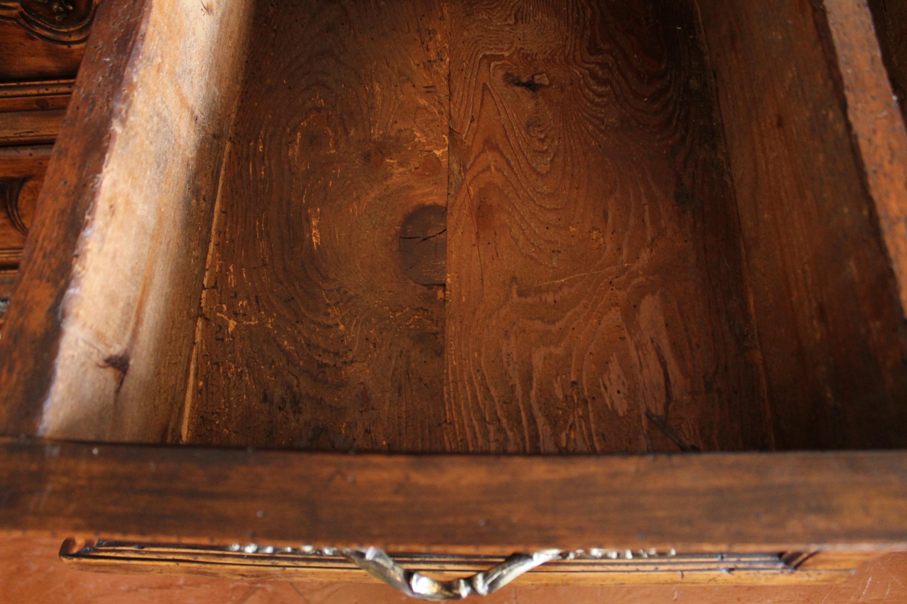 French Provincial Louis LXV Style Bombé Commode With Fine Hardware For Sale 2