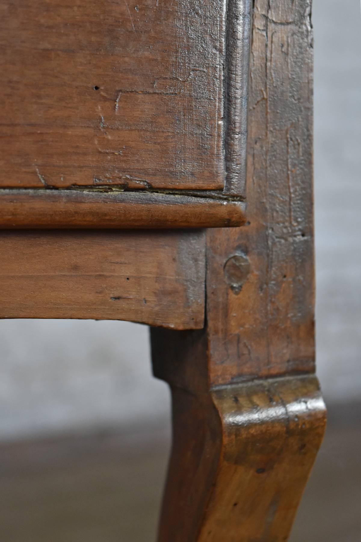French Provincial Louis XIV Period Os de Mouton Oak Side Table For Sale 2