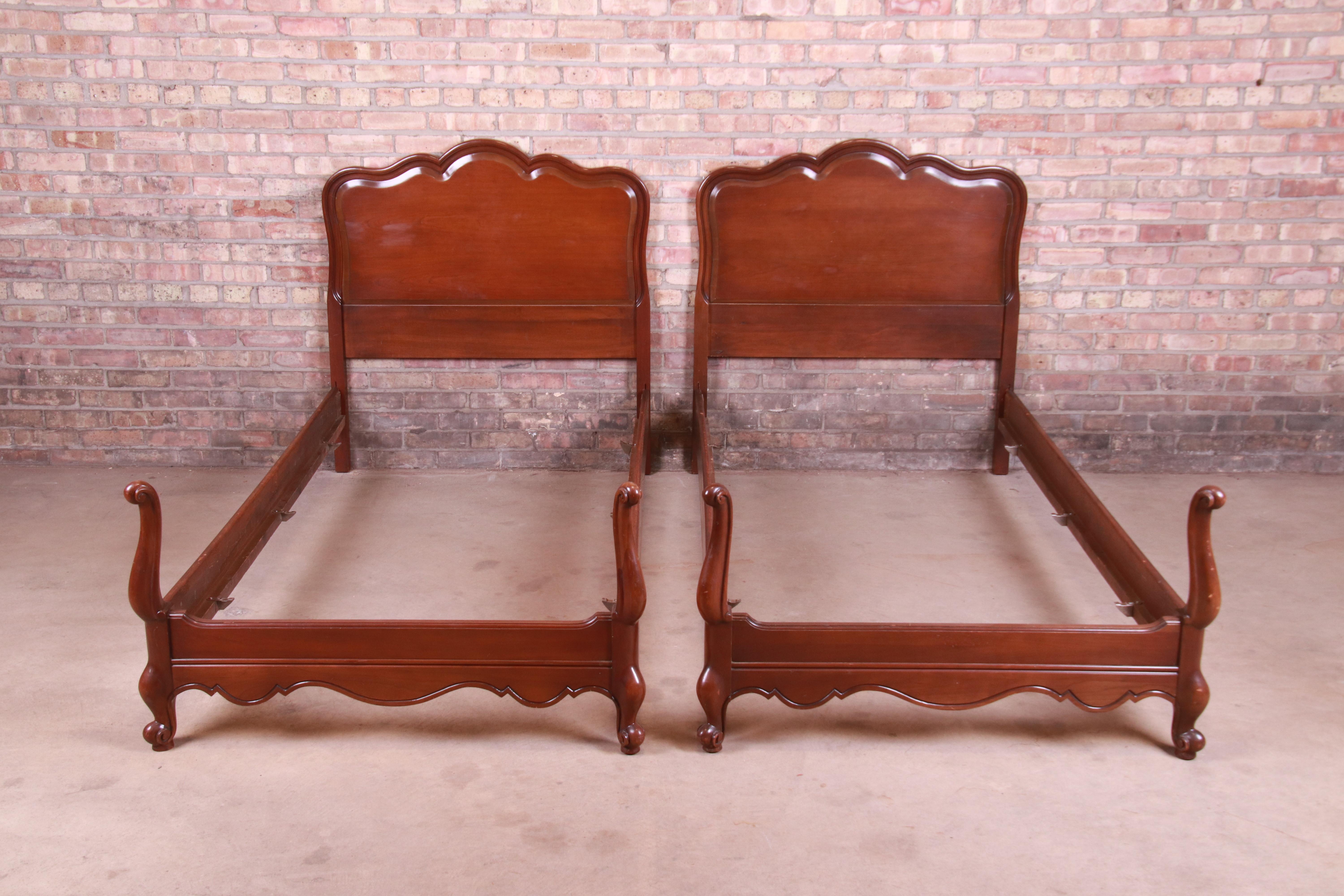 french twin bed
