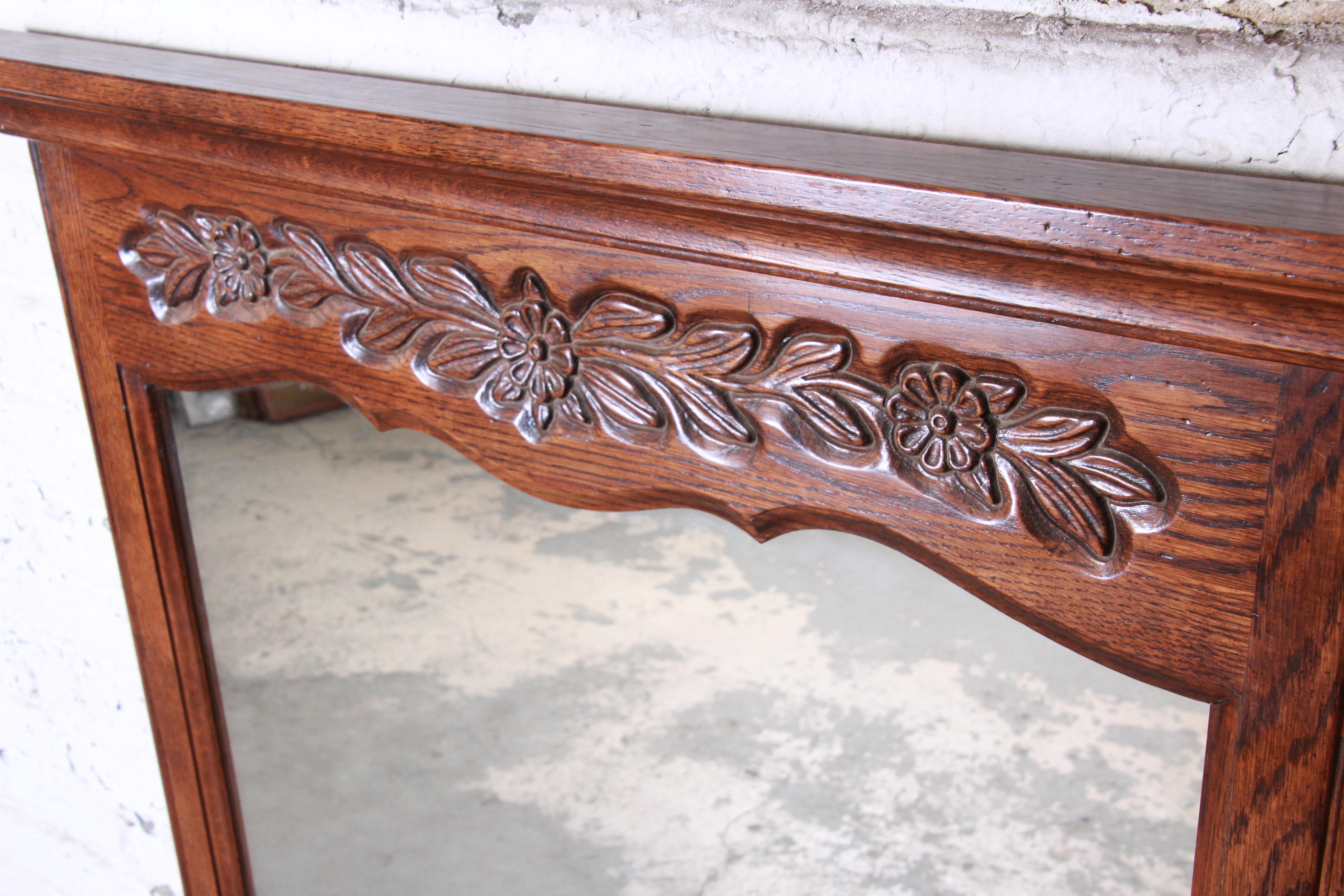 French Provincial Louis XV Carved Oak Framed Wall Mirror by Hickory In Good Condition For Sale In South Bend, IN