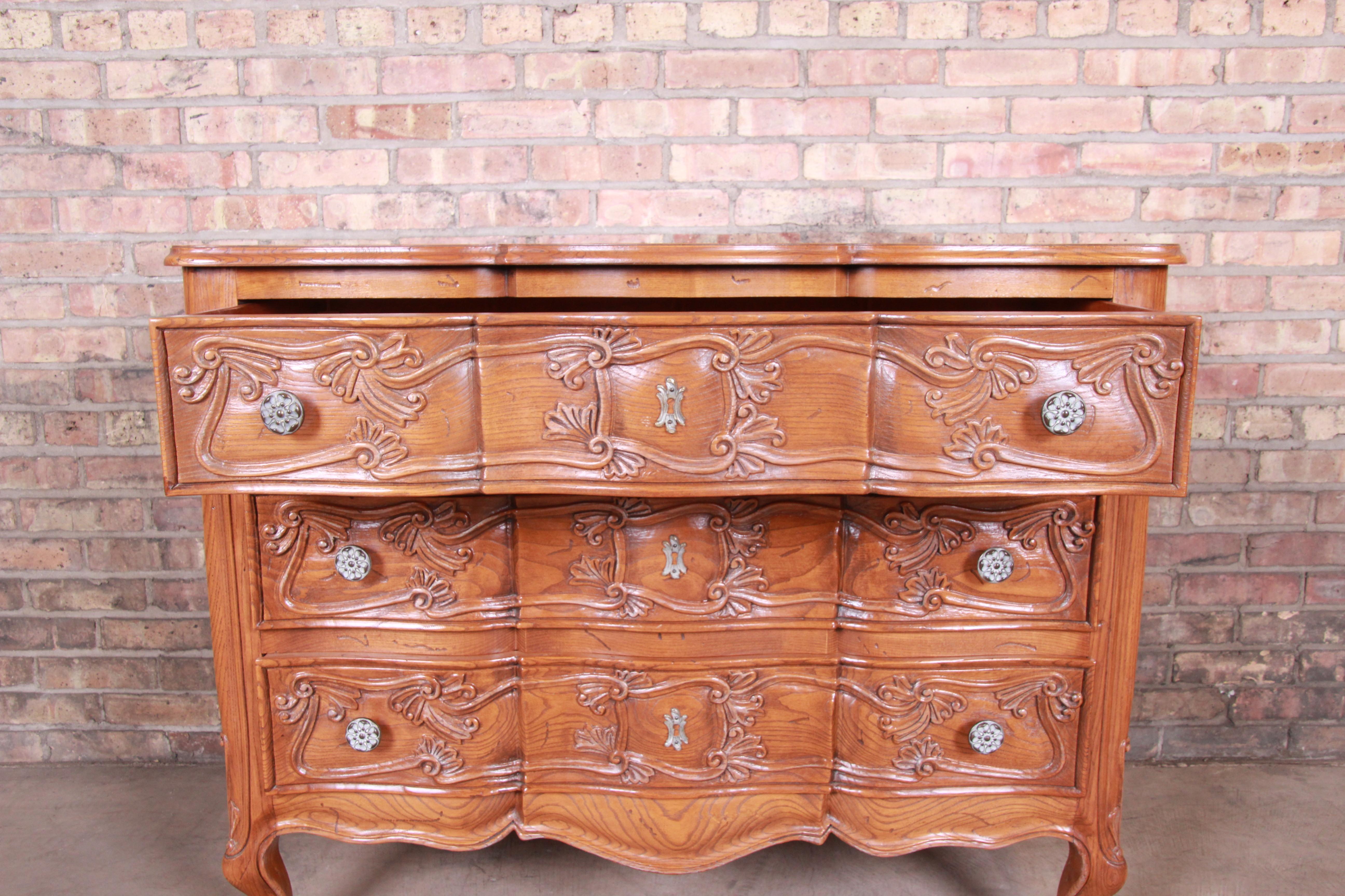 French Provincial Louis XV Carved Oak Three-Drawer Commode or Bachelor Chest For Sale 1